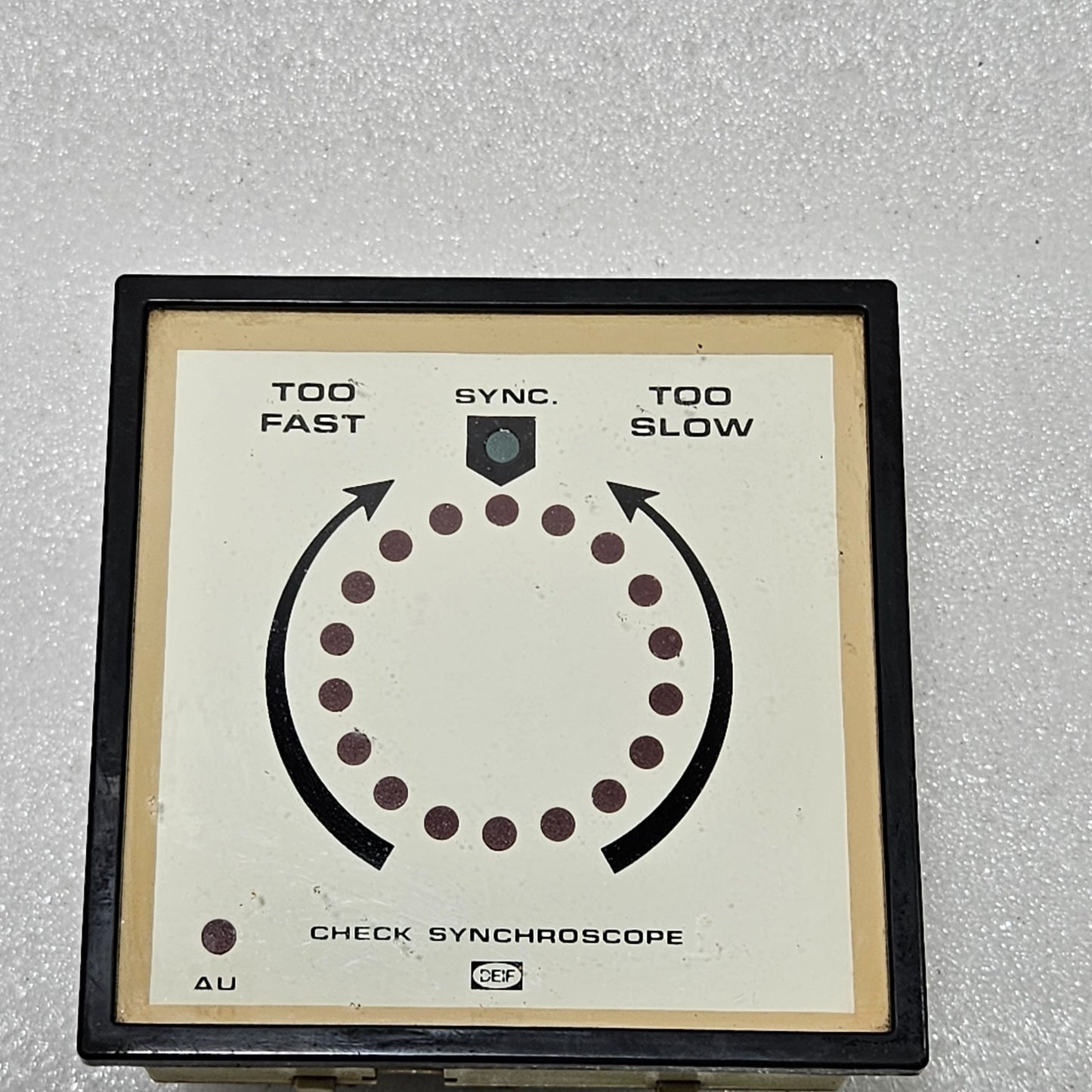 DEIF CHECK SYNCHROSCOPE PANEL METER GENERATOR SYNCHRONIZING INDICATOR 380–440V