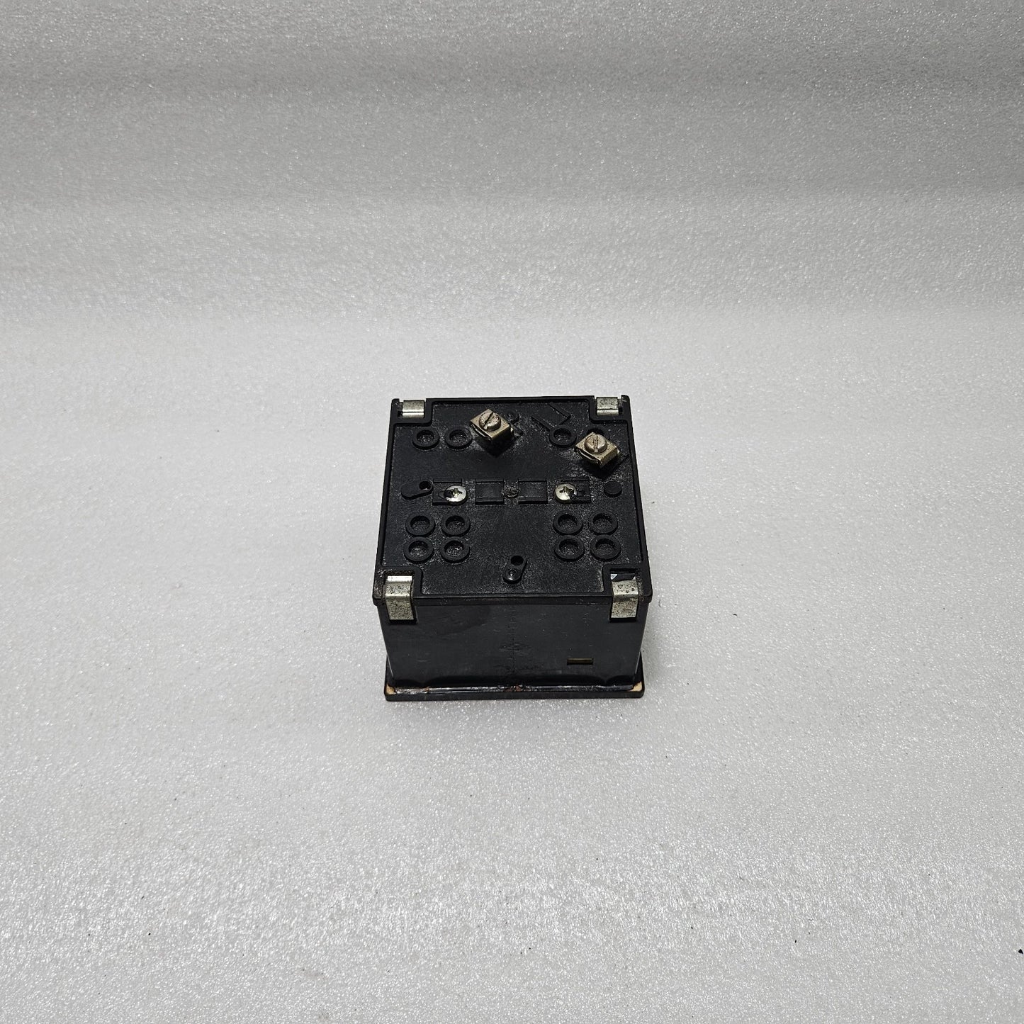CELSA 55–65 HZ ANALOG FREQUENCY METER 230V AC PANEL MOUNTED HZ METER FOR GENERAT