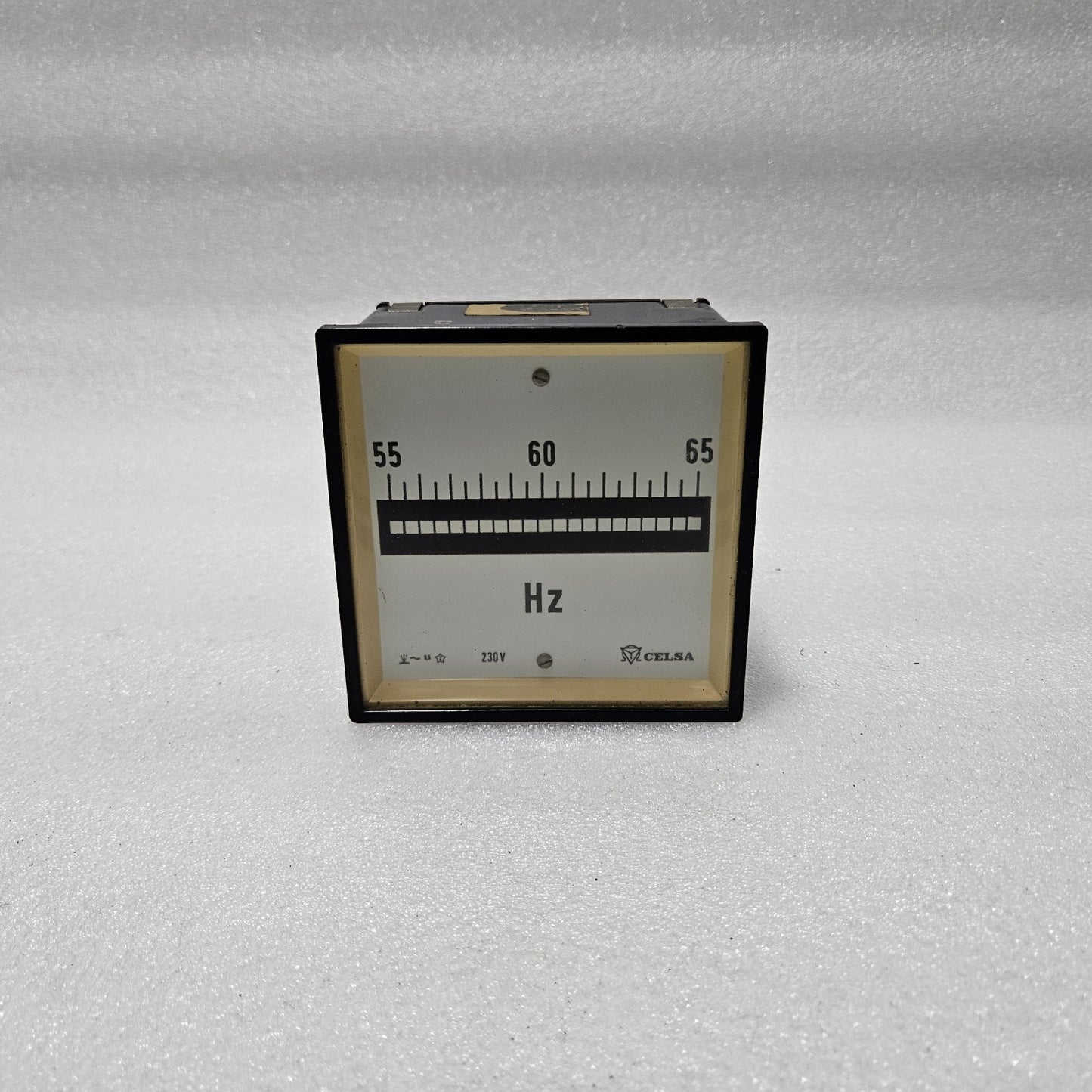 CELSA 55–65 HZ ANALOG FREQUENCY METER 230V AC PANEL MOUNTED HZ METER FOR GENERAT