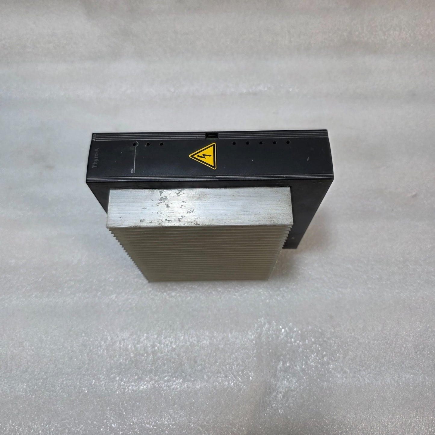 AEG THYRO-A THYRISTOR POWER CONTROLLER MODULE WITH HEAVY DUTY HEAT SINK – INDUST