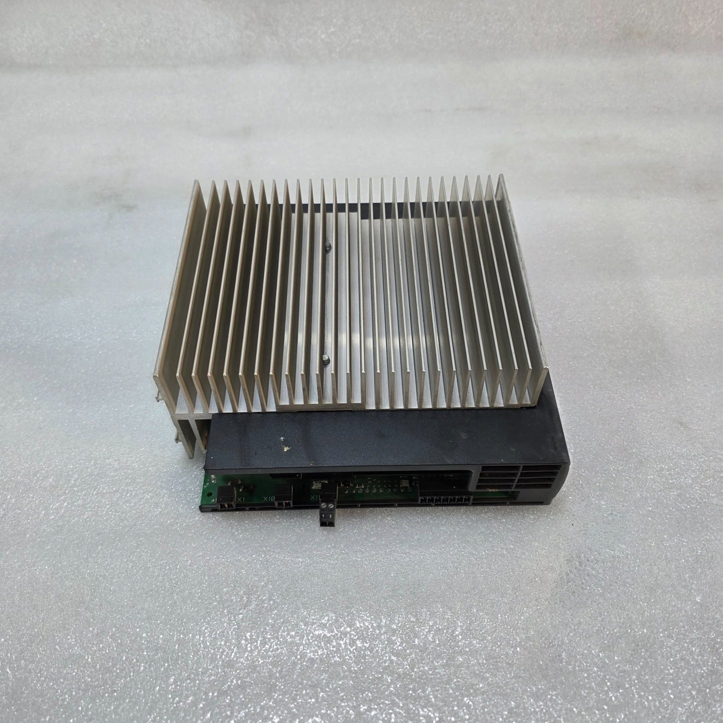 AEG THYRO-A THYRISTOR POWER CONTROLLER MODULE WITH HEAVY DUTY HEAT SINK – INDUST