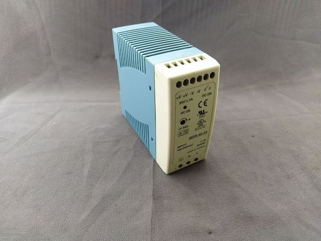 UNIVERSAL MDR-40-24 POWER SUPPLY 24V DC