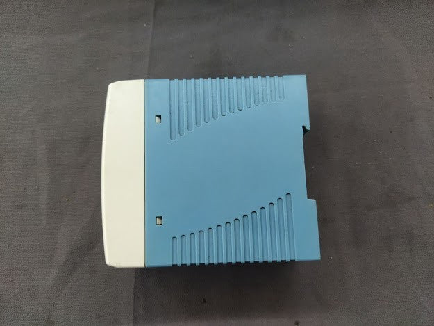 UNIVERSAL MDR-40-24 POWER SUPPLY 24V DC