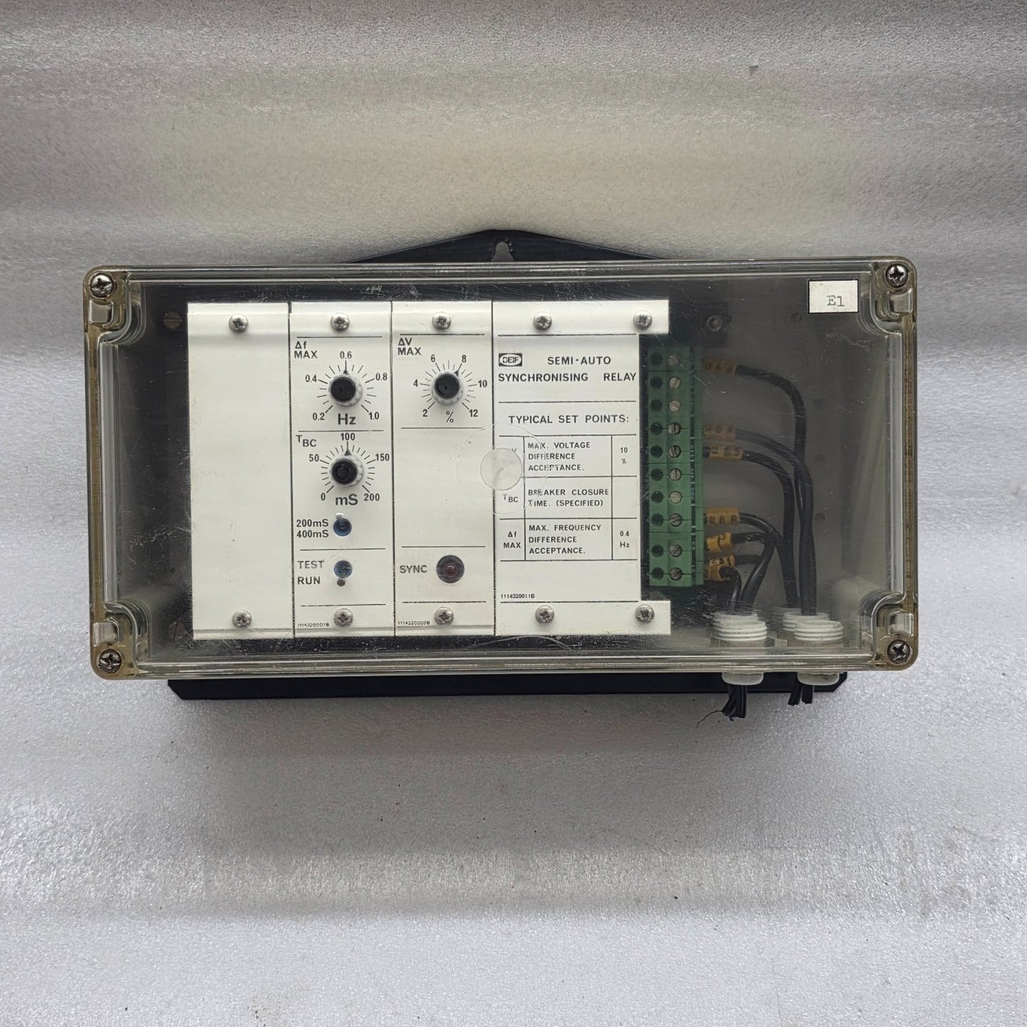 DEIF  SEMI-AUTO SYNCHRONISING RELAY