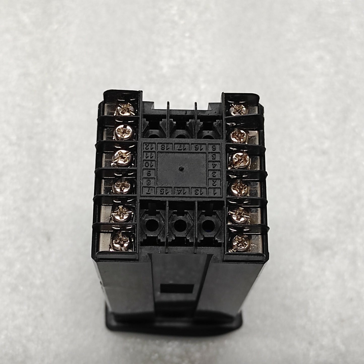 NOVUS N1100 UNIVERSAL CONTROLLER 100-240VAC