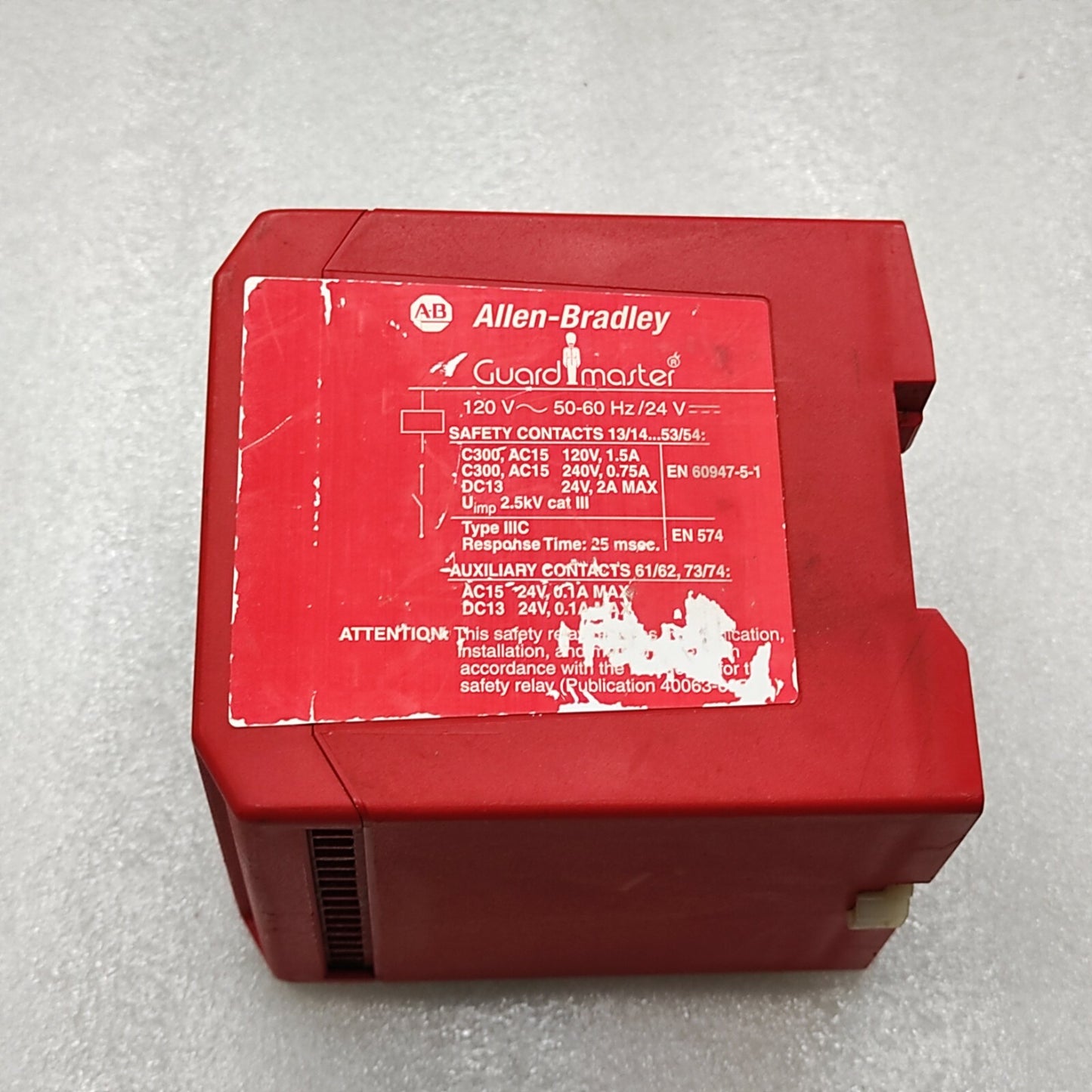 ALLEN BRADLEY 440R-ZBR520AZ1 GUARD MASTER SAFETY RELAY