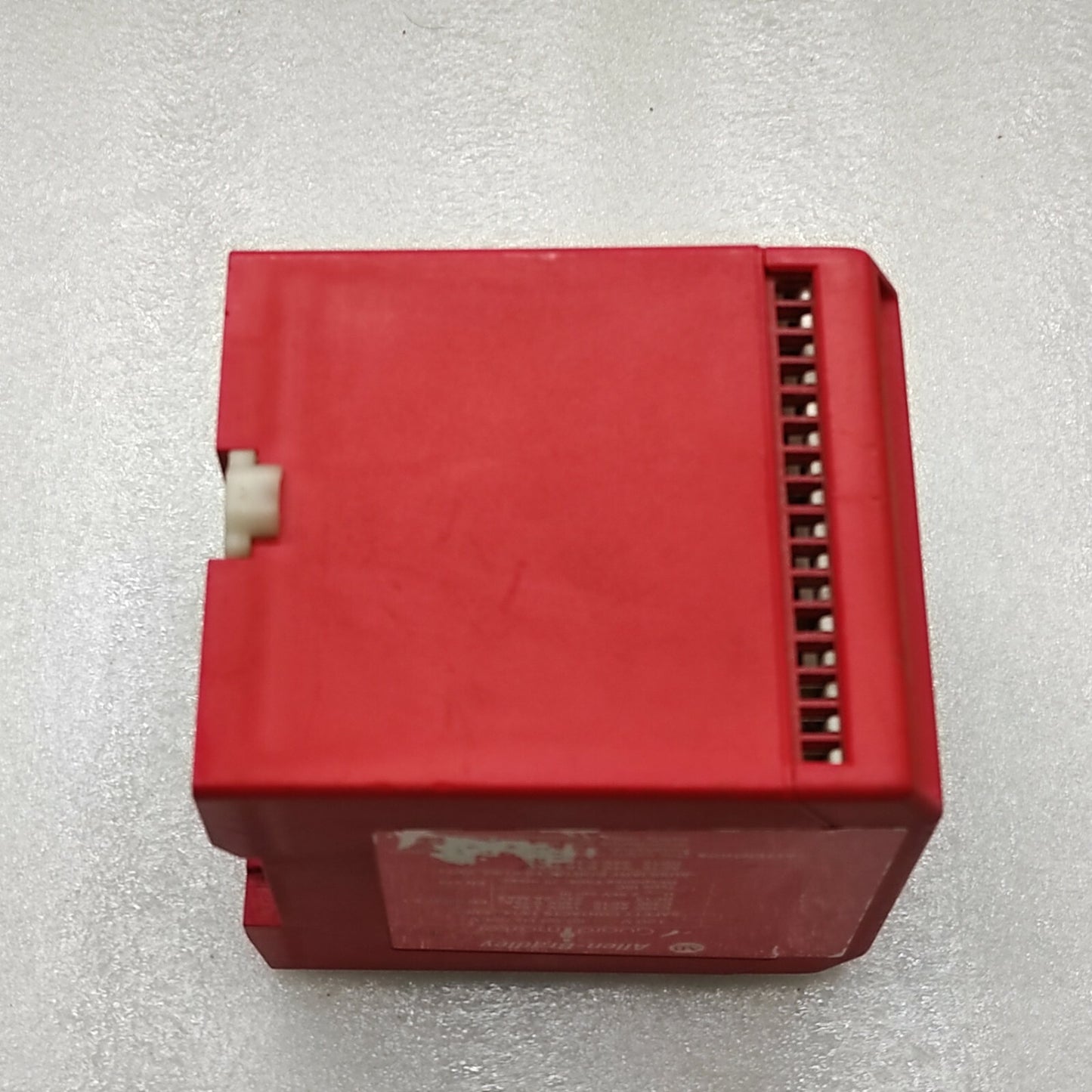 ALLEN BRADLEY 440R-ZBR520AZ1 GUARD MASTER SAFETY RELAY