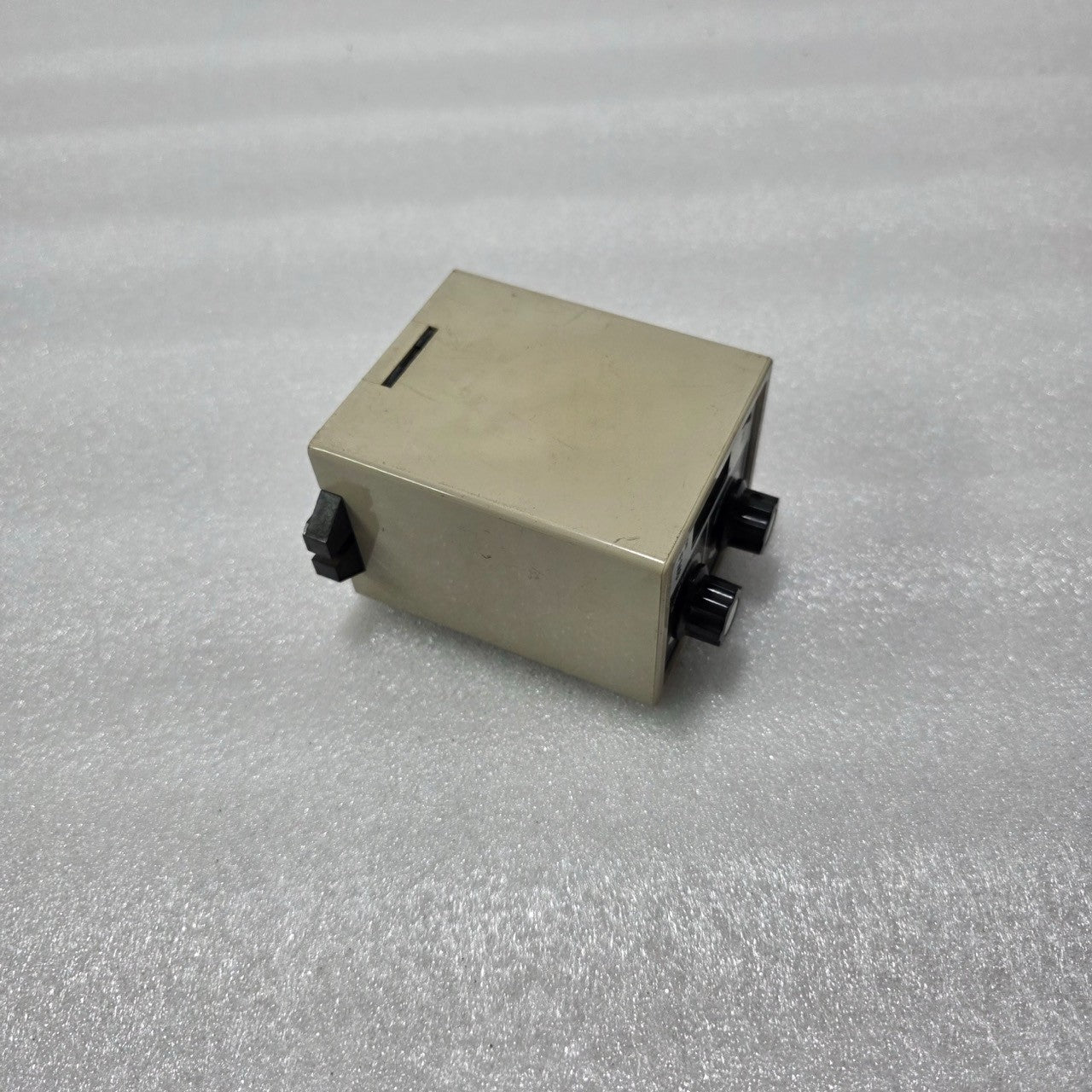 OMRON SDV-FM6 VOLTAGE SENSOR 100-110VAC