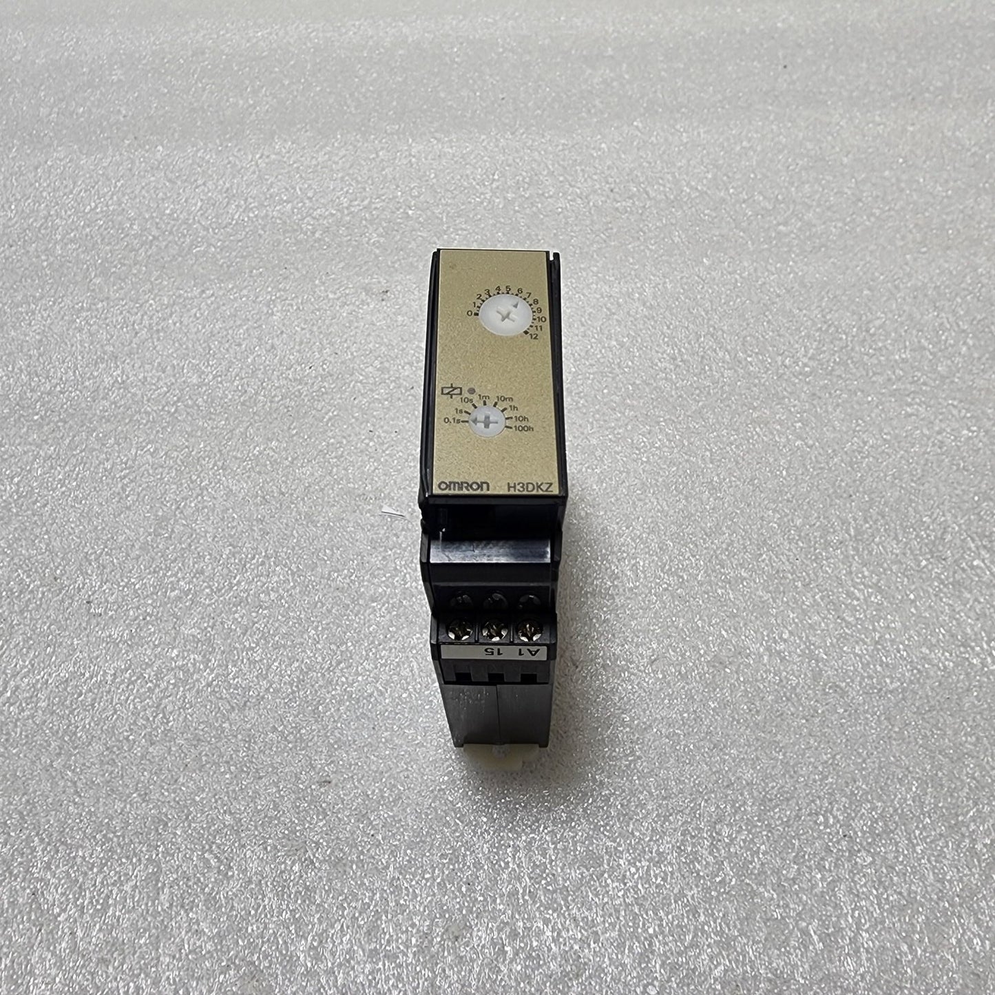 OMRON H3DKZ-A1 TIMER 0.1S-1200H 24-240V AC/DC
