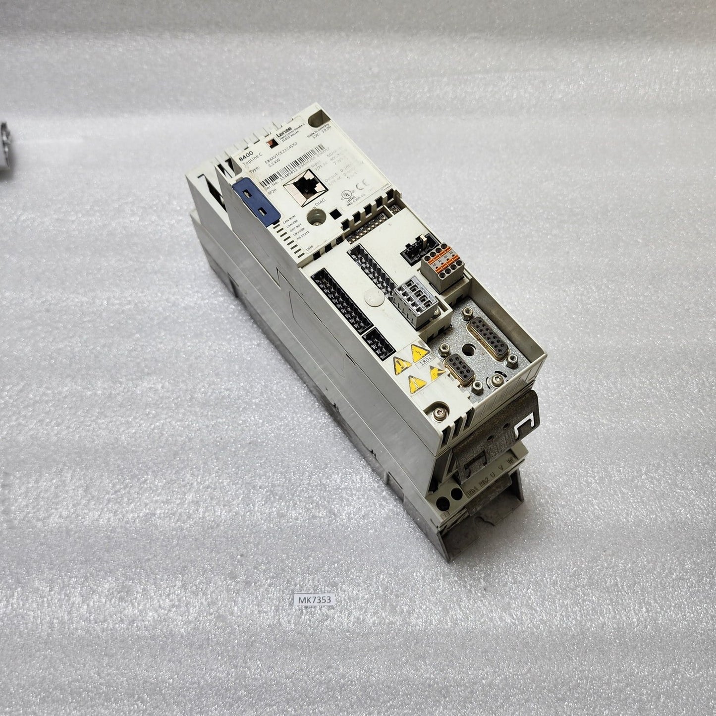 LENZE E84AVTCE2224SX0 2.2kW 3PH AC DRIVE 8400 TOPLINE C 15485811