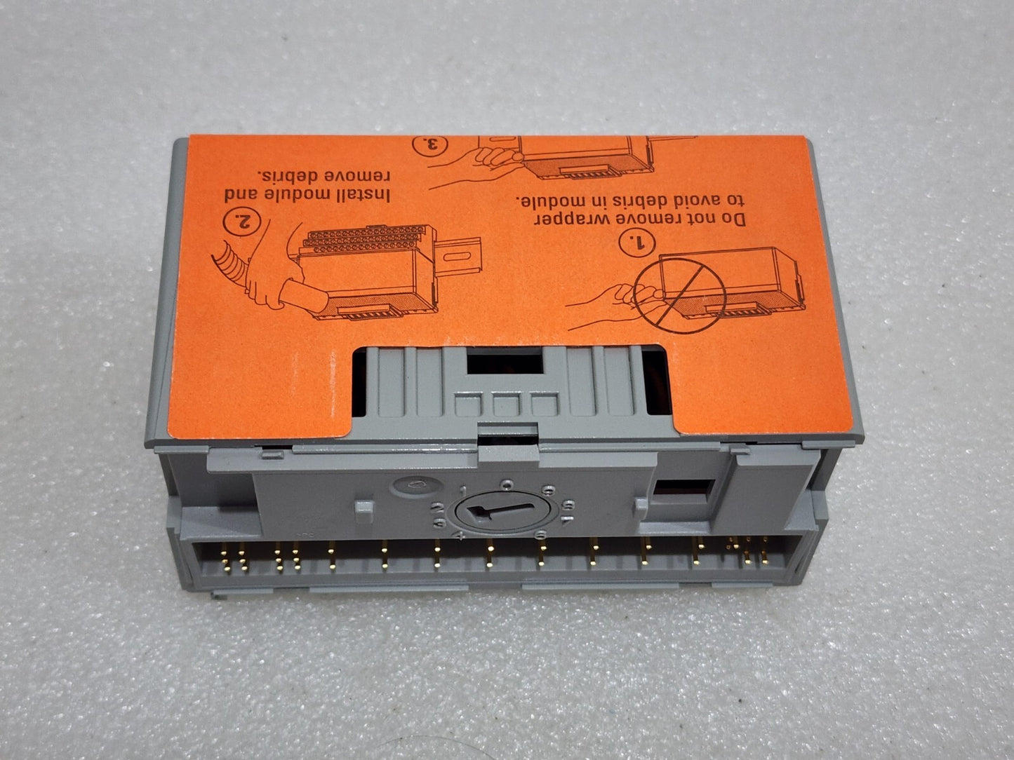 ALLEN BRADLEY CAT 1794-OA8I FLEX 8-POINT DIGITAL OUTPUT MODULE