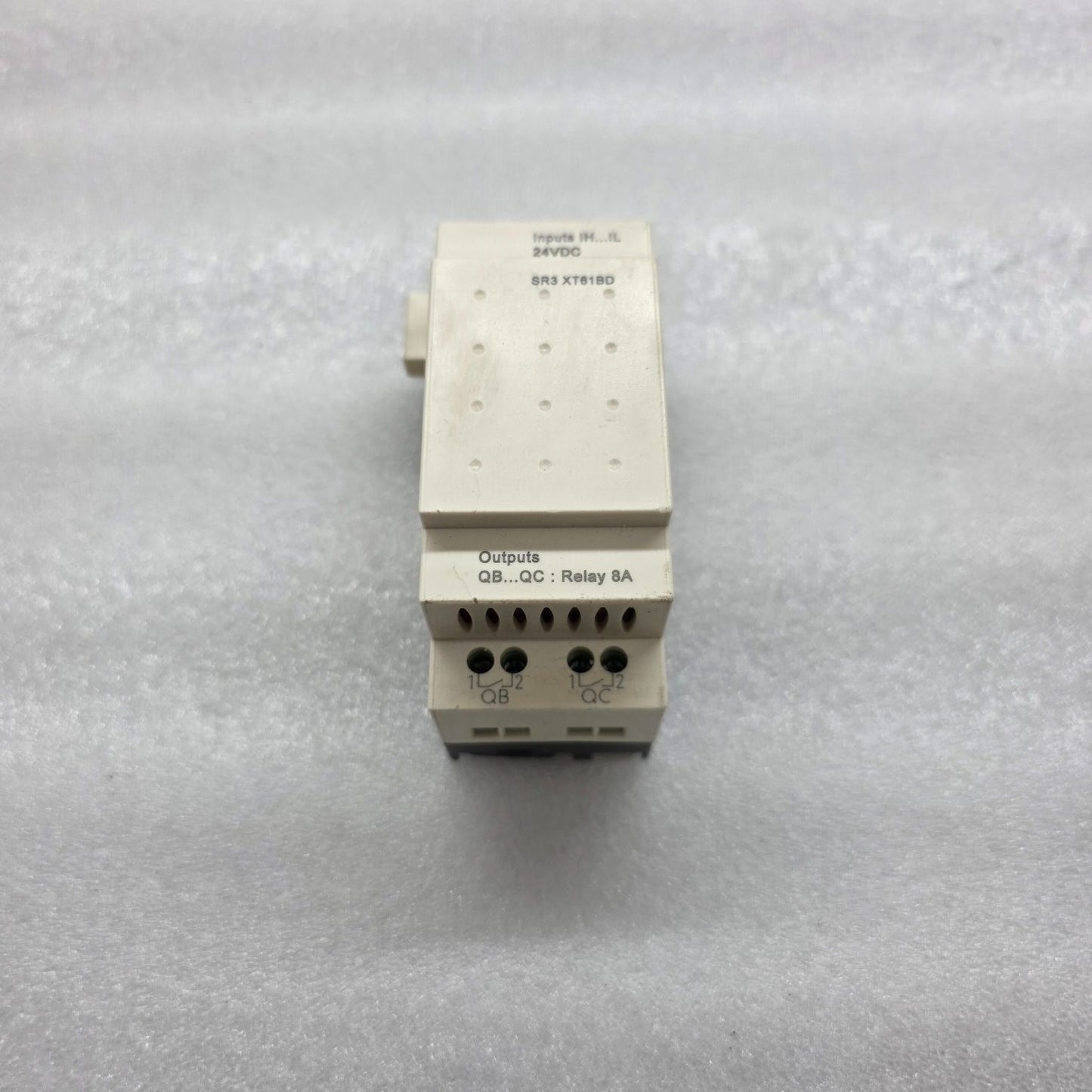 SR3 XT61BD I/O EXTENSION MODULE