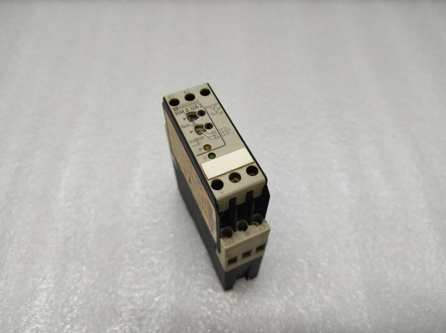 TELEMECANIQUE RM3 UA212MU7 RELAY 06580 220-240V