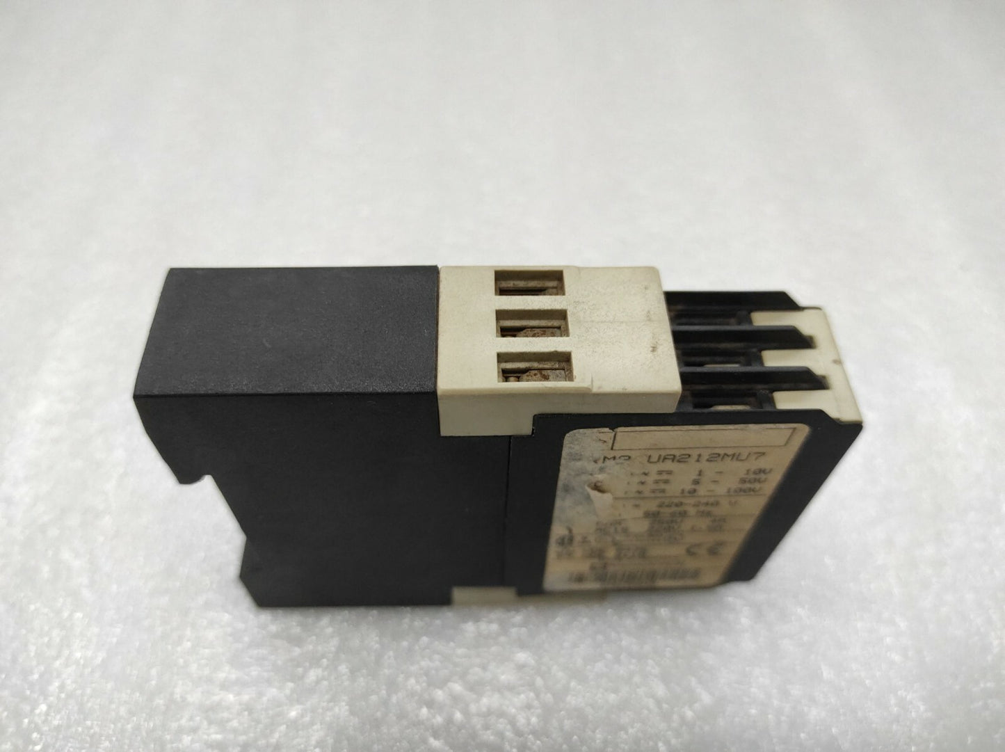 TELEMECANIQUE RM3 UA212MU7 RELAY 06580 220-240V