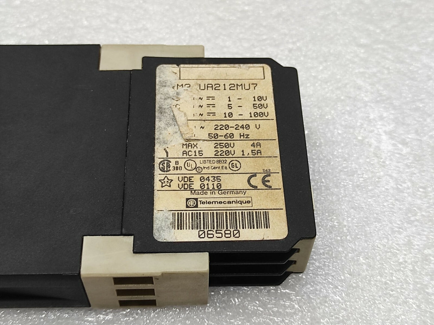 TELEMECANIQUE RM3 UA212MU7 RELAY 06580 220-240V
