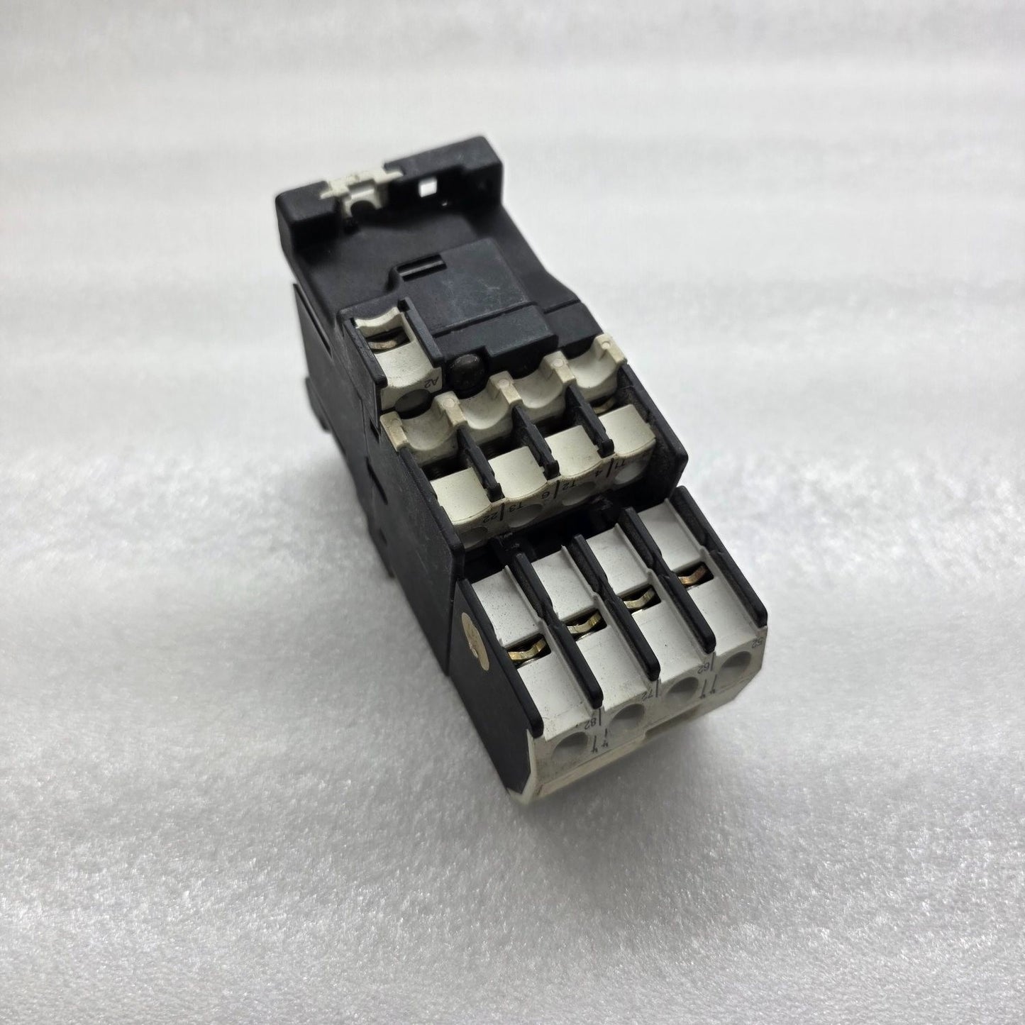 MOELLER DIL00AM-01 CONTACTOR COIL VOLTAGE 190-220V AUXILIARY 04 DIL