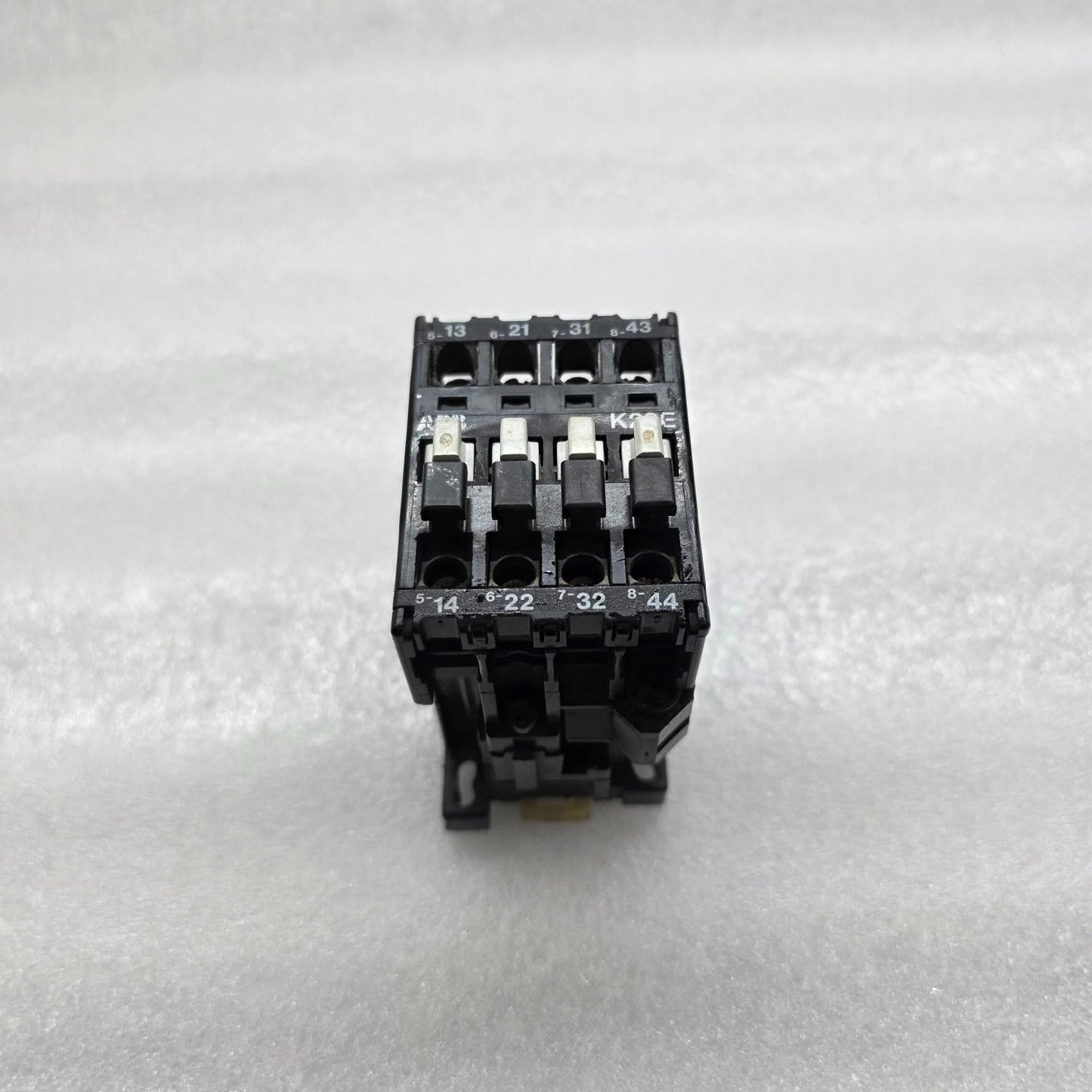 ABB K22E MAGNETIC CONTACTOR 220-255V AC