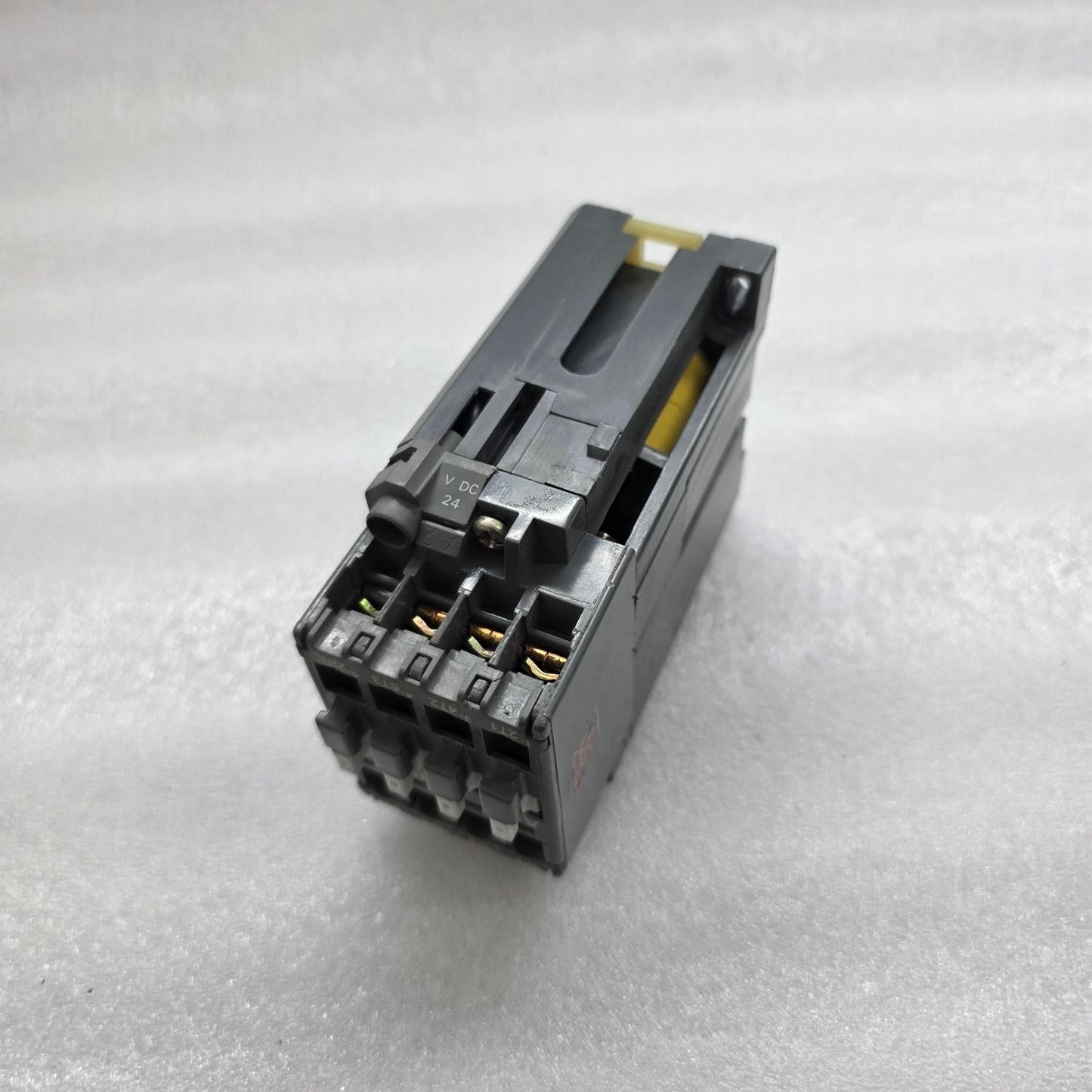 ABB BC16-30-01 MAGNETIC CONTACTOR 28A COIL VOLTAGE 24VDC