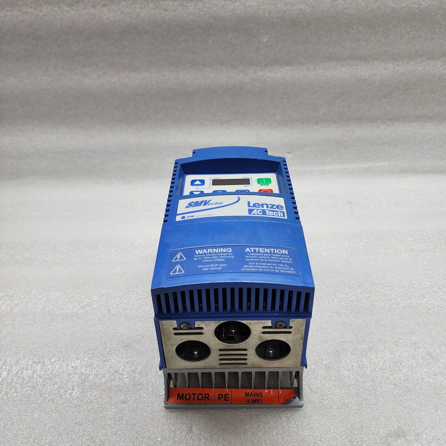 LENZE AC TECH ESV751N04TXB SMVECTOR 1HP 0.75KW