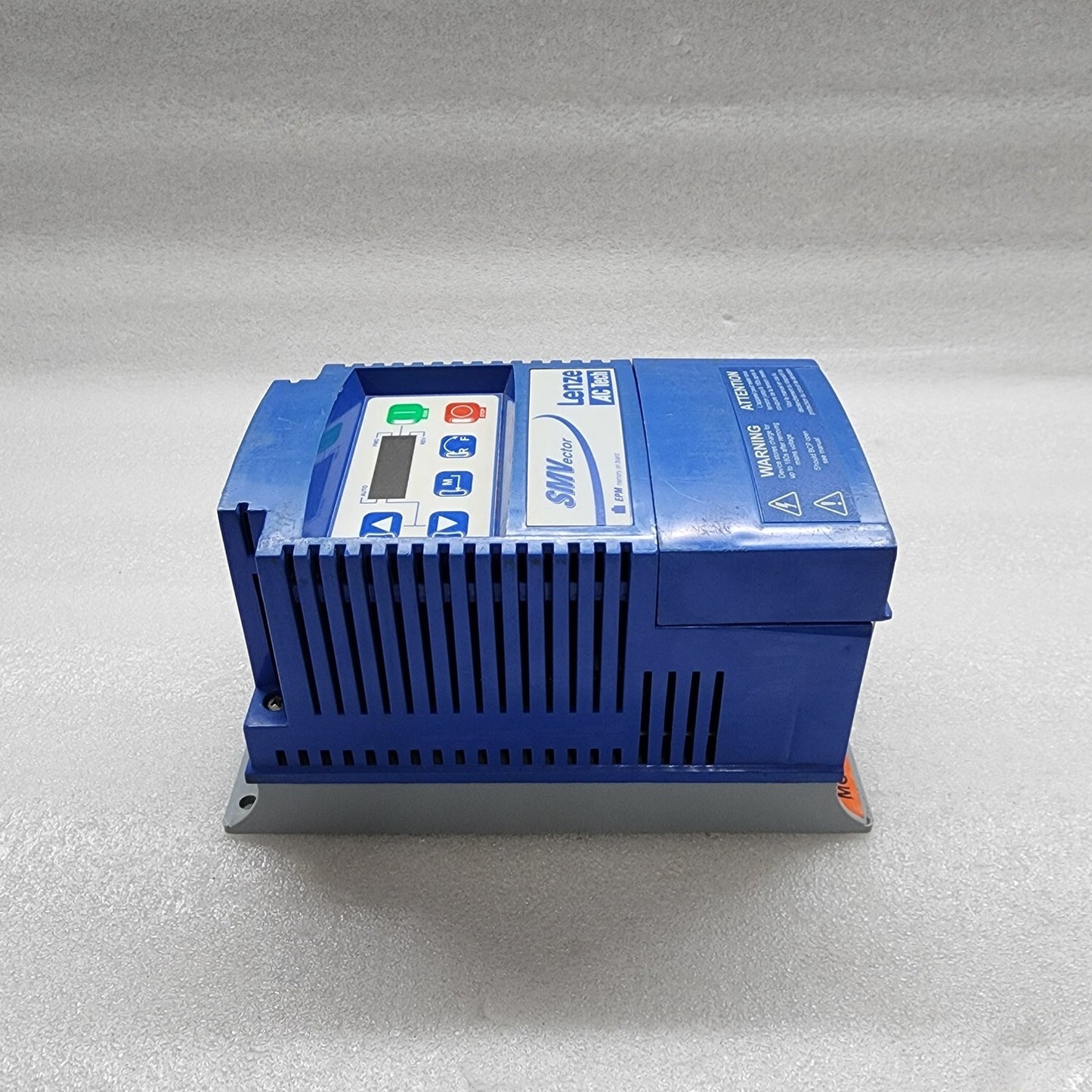 LENZE AC TECH ESV751N04TXB SMVECTOR 1HP 0.75KW