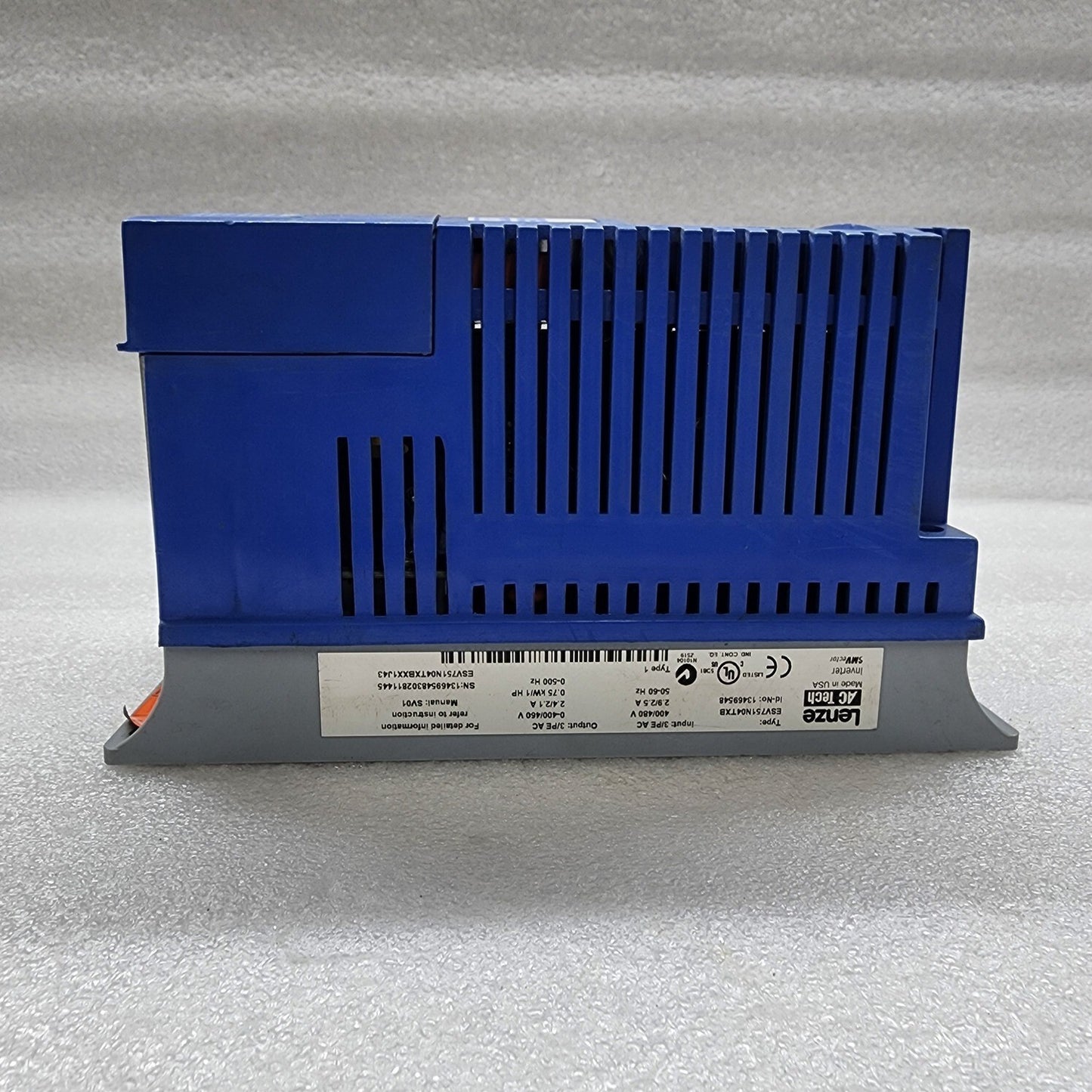 LENZE AC TECH ESV751N04TXB SMVECTOR 1HP 0.75KW