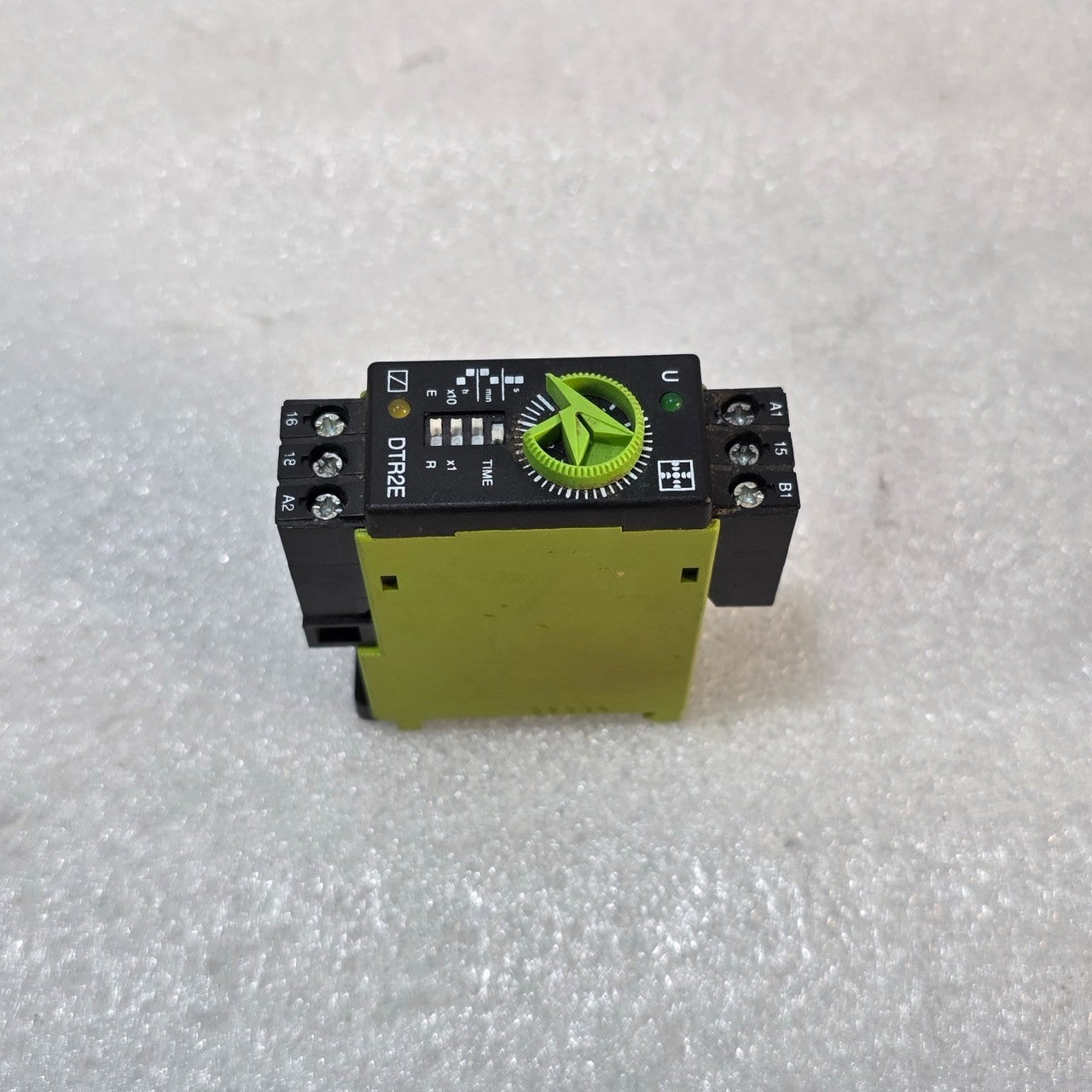 TELE DTR2E MULTIFUNCTION TIME DELAY RELAY 230VAC/24VAC-DC
