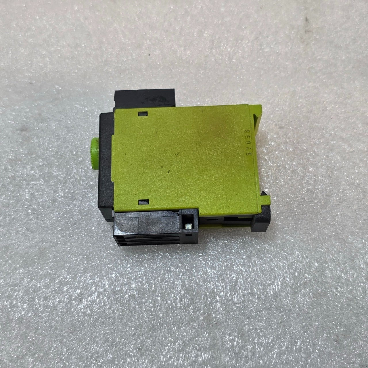 TELE DTR2E MULTIFUNCTION TIME DELAY RELAY 230VAC/24VAC-DC