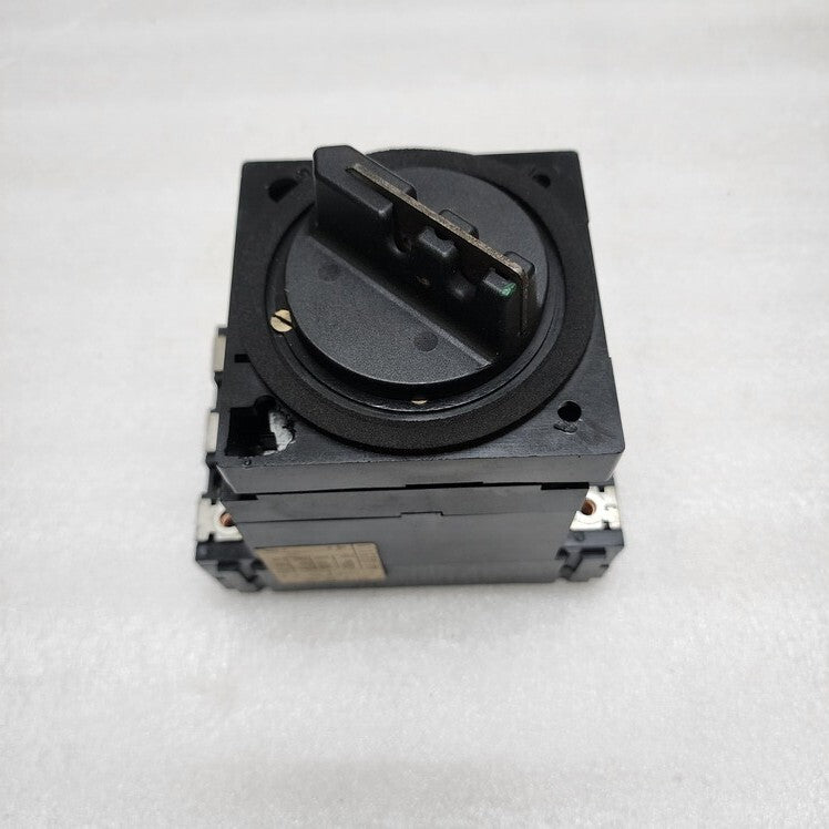 MERLIN GERIN C125NL-MA 3-POLE CIRCUIT BREAKER 32A
