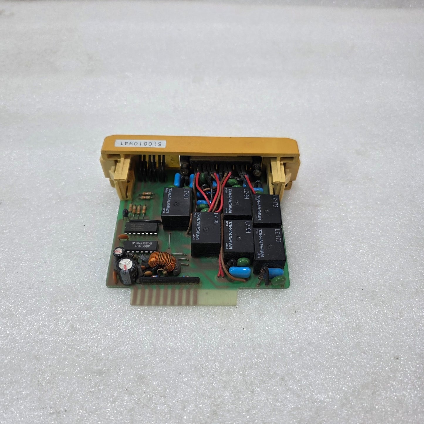 HITACHI E-01T-4131 OUTPUT MODULE | DIGITAL OUTPUT INTERFACE BOARD