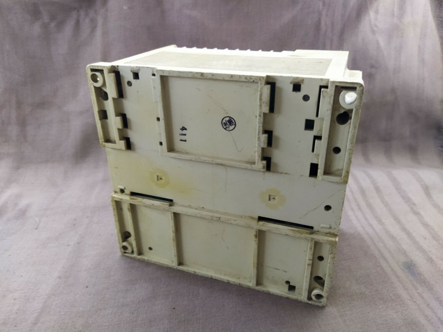 Mitsubishi MELSEC FX2-24MR Programmable Controller 85-264V AC FX224MR