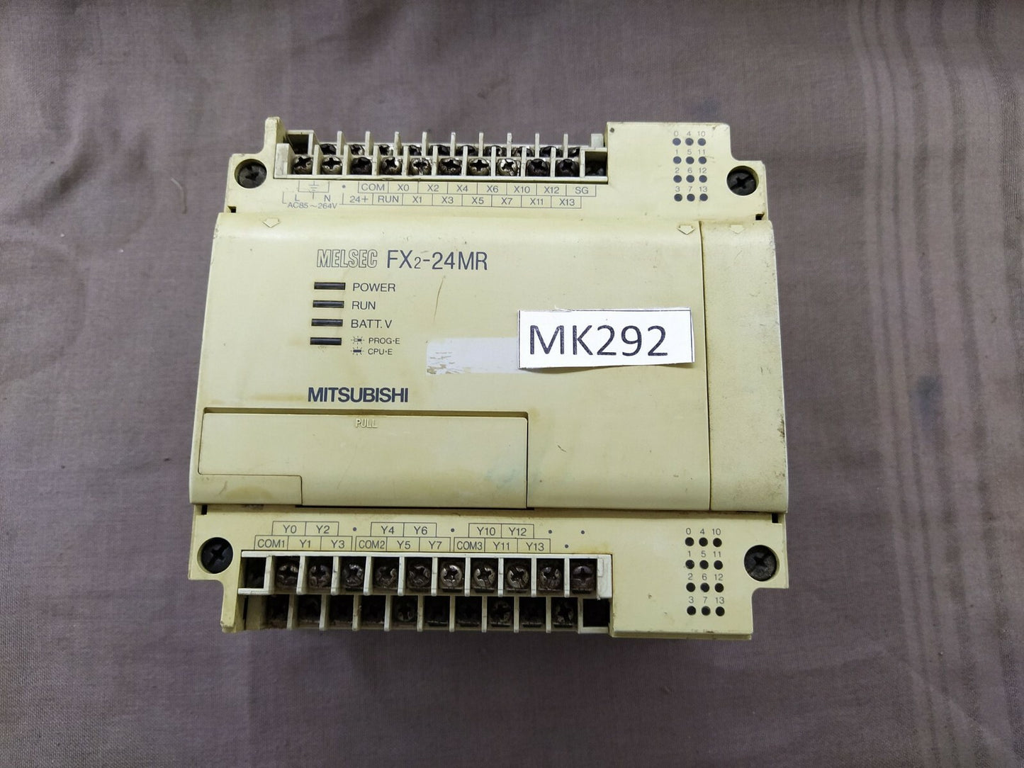 Mitsubishi MELSEC FX2-24MR Programmable Controller 85-264V AC FX224MR