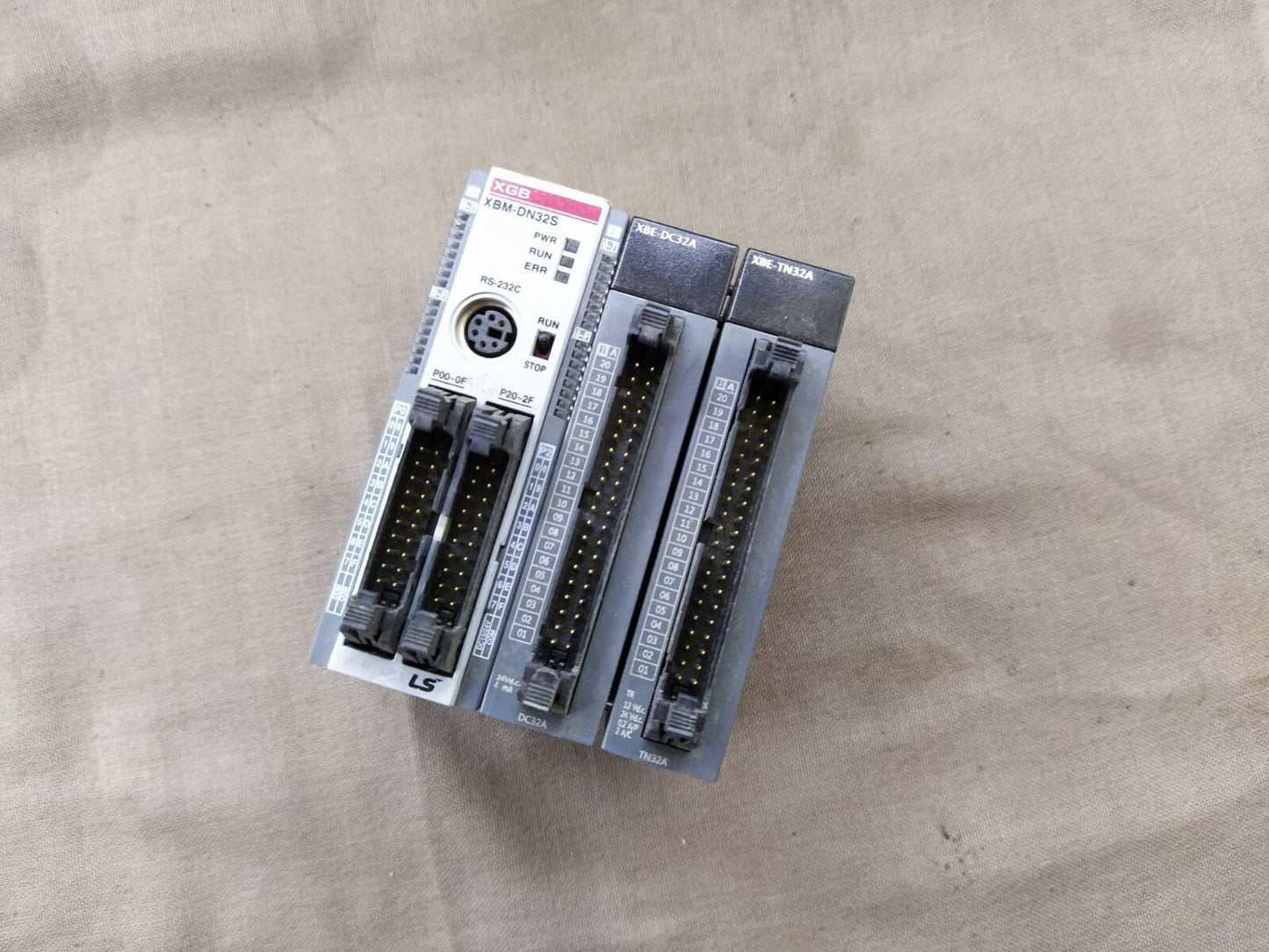 LS Electric XBM-DN32S Programmable Controller XBE-TN32A XBE-DC32A PLC
