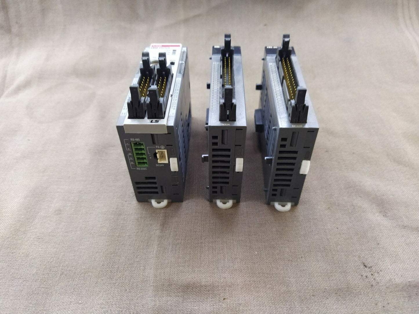 LS Electric XBM-DN32S Programmable Controller XBE-TN32A XBE-DC32A PLC