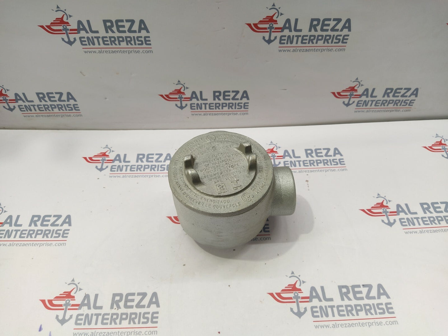 COOPER CROUSE HINDS GUAM47 CONDUIT OUTLET BOX WITH COVER