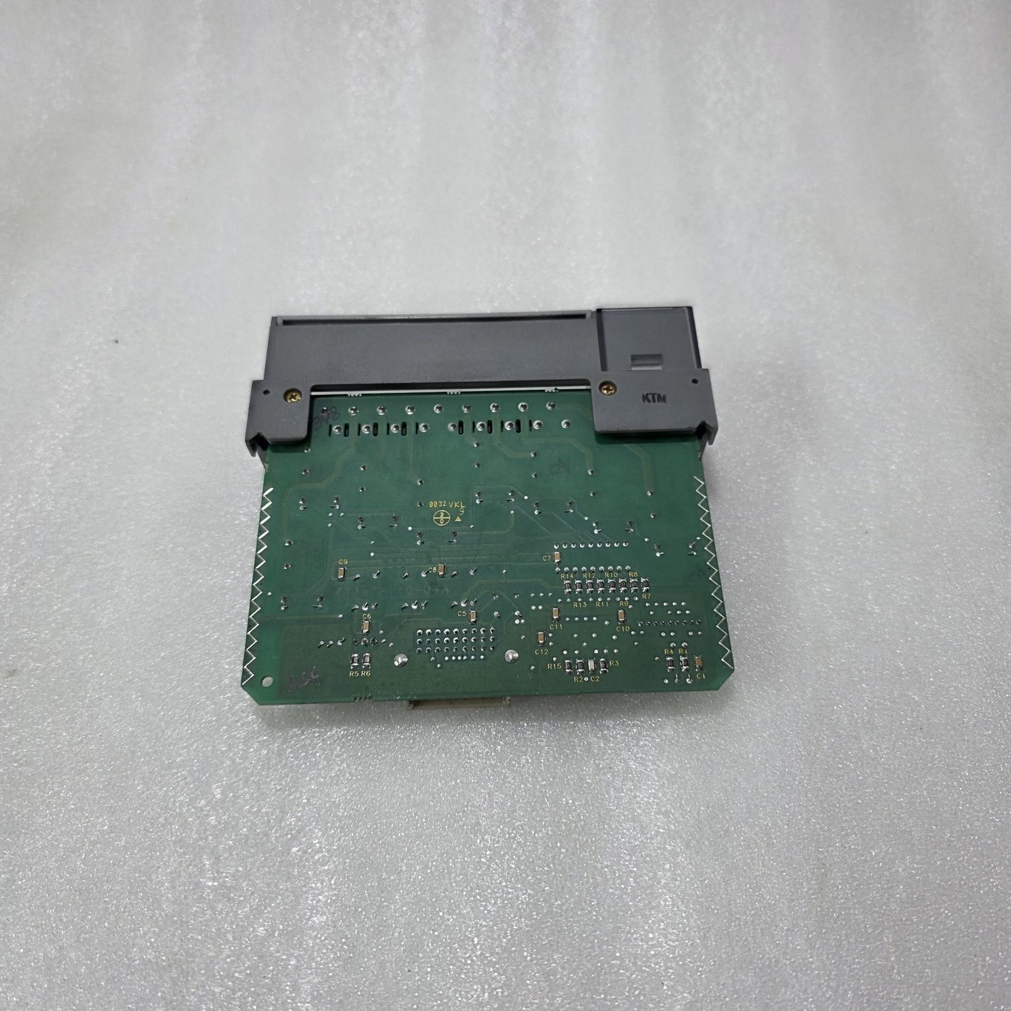 ALLEN-BRADLEY SLC 500 OUTPUT MODULE 1746-OX8 SERIES A DIGITAL OUTPUT PLC MODULE