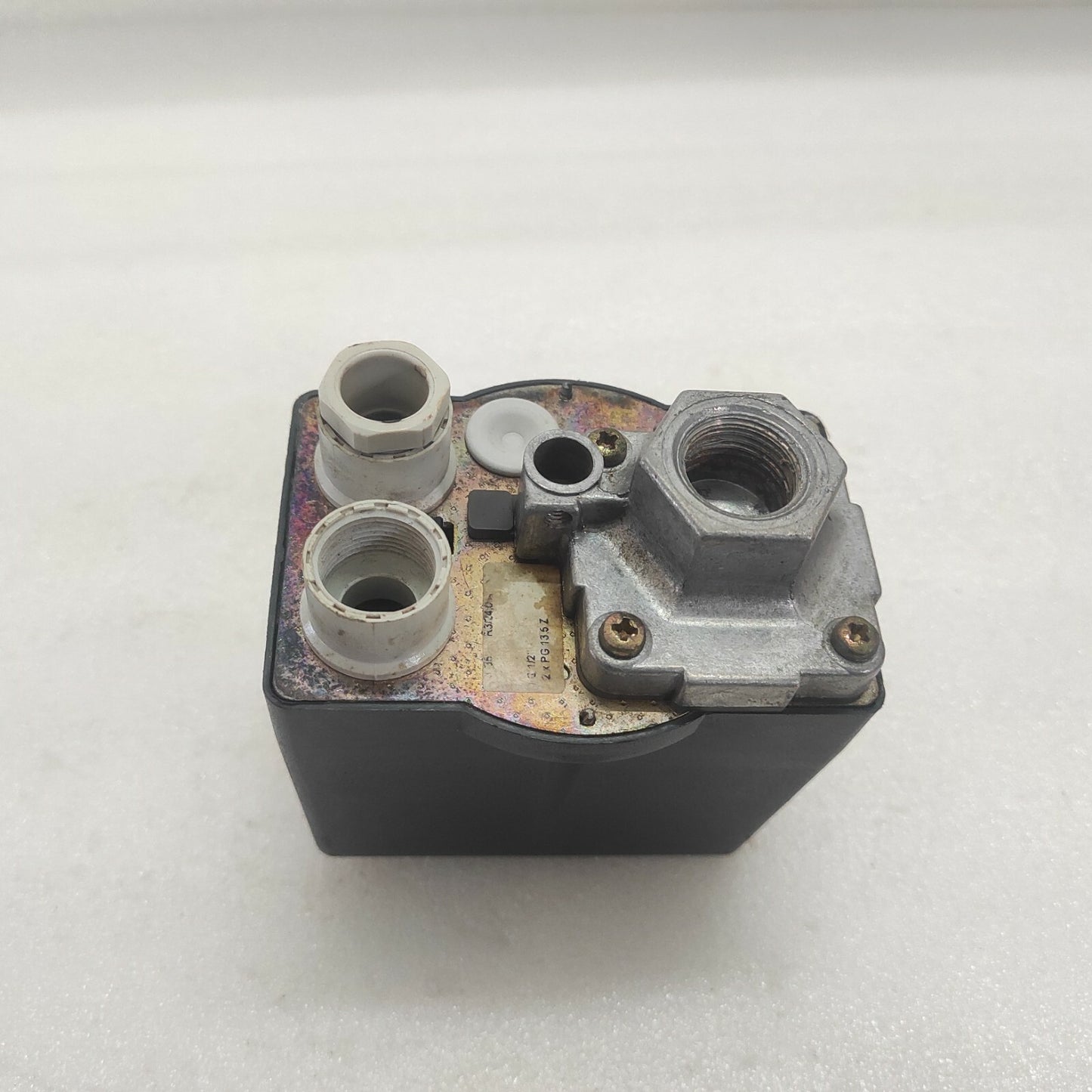 CONDOR MDR3-EA PRESSURE SWITCH 690V