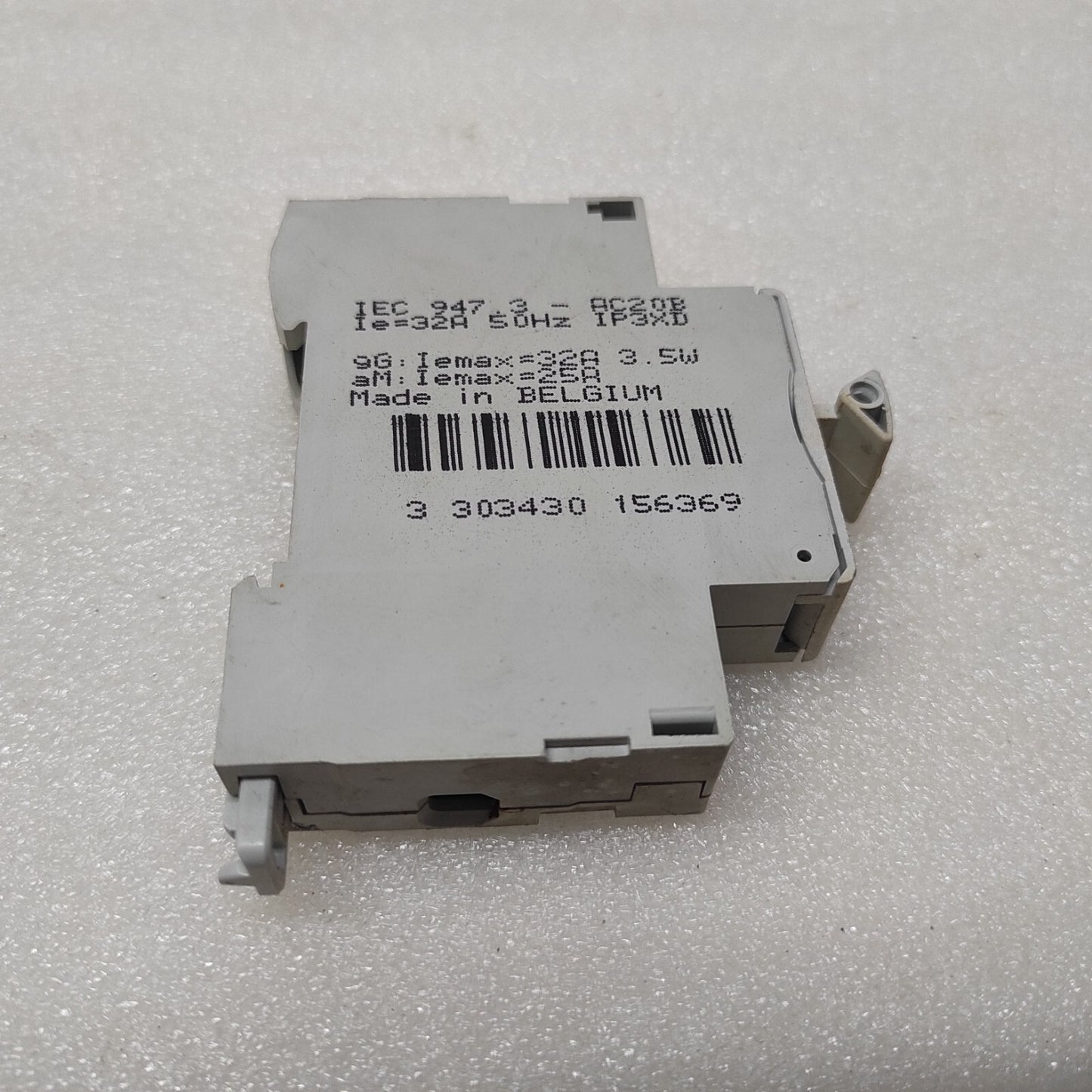 SE 15636 FUSE DISCONNECTOR 32A LOT OF 2 UNIT