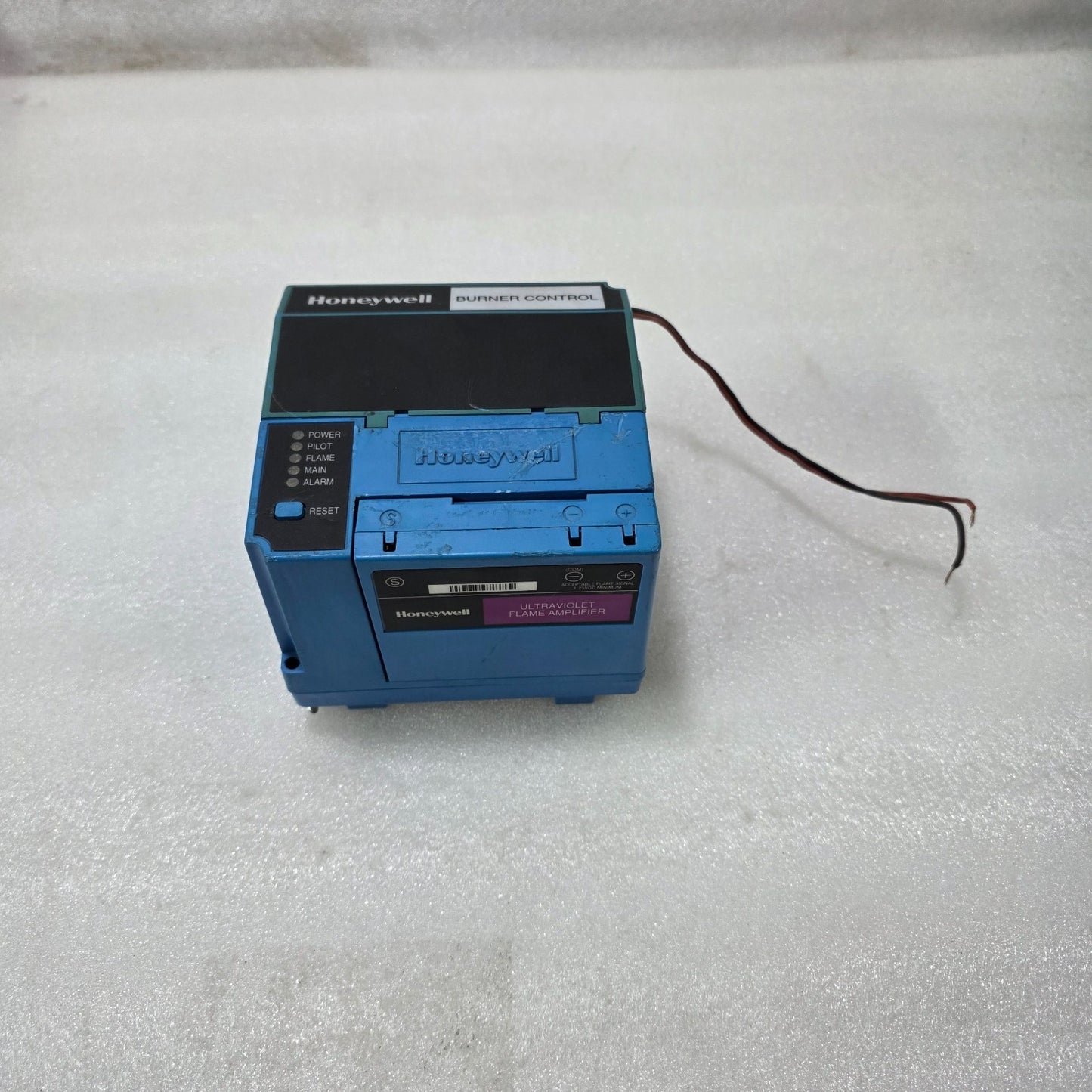 HONEYWELL RM7890A1015 BURNER CONTROL MODULE 120VAC FLAME SAFEGUARD
