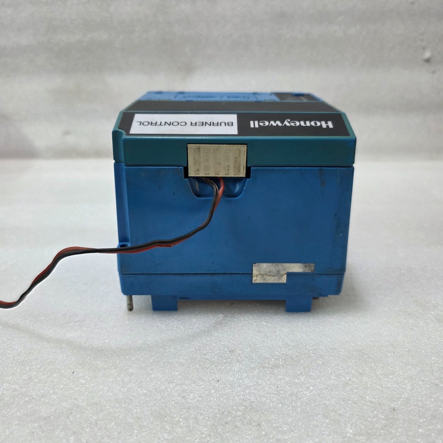 HONEYWELL RM7890A1015 BURNER CONTROL MODULE 120VAC FLAME SAFEGUARD