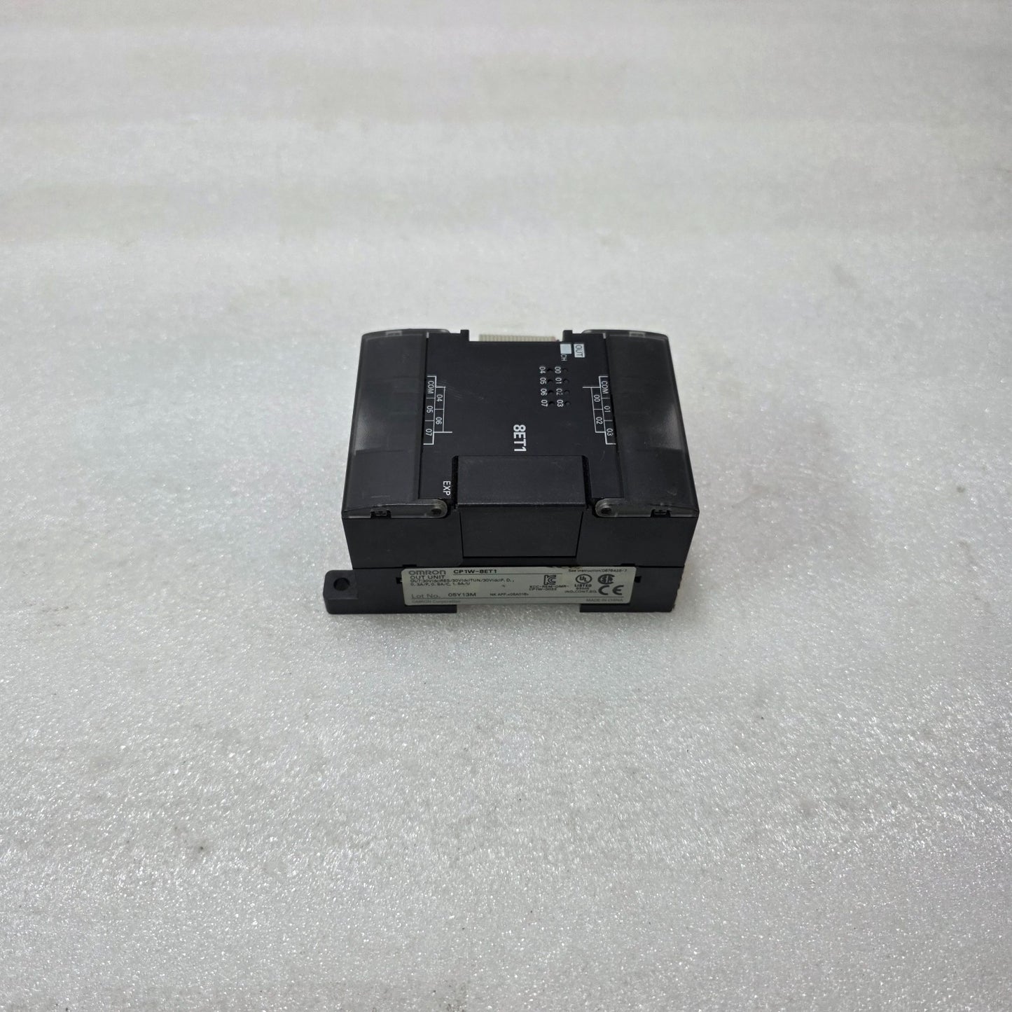 OMRON CP1W-8ET1 PLC OUTPUT UNIT TRANSISTOR OUTPUT MODULE 8 POINT CP1 SERIES