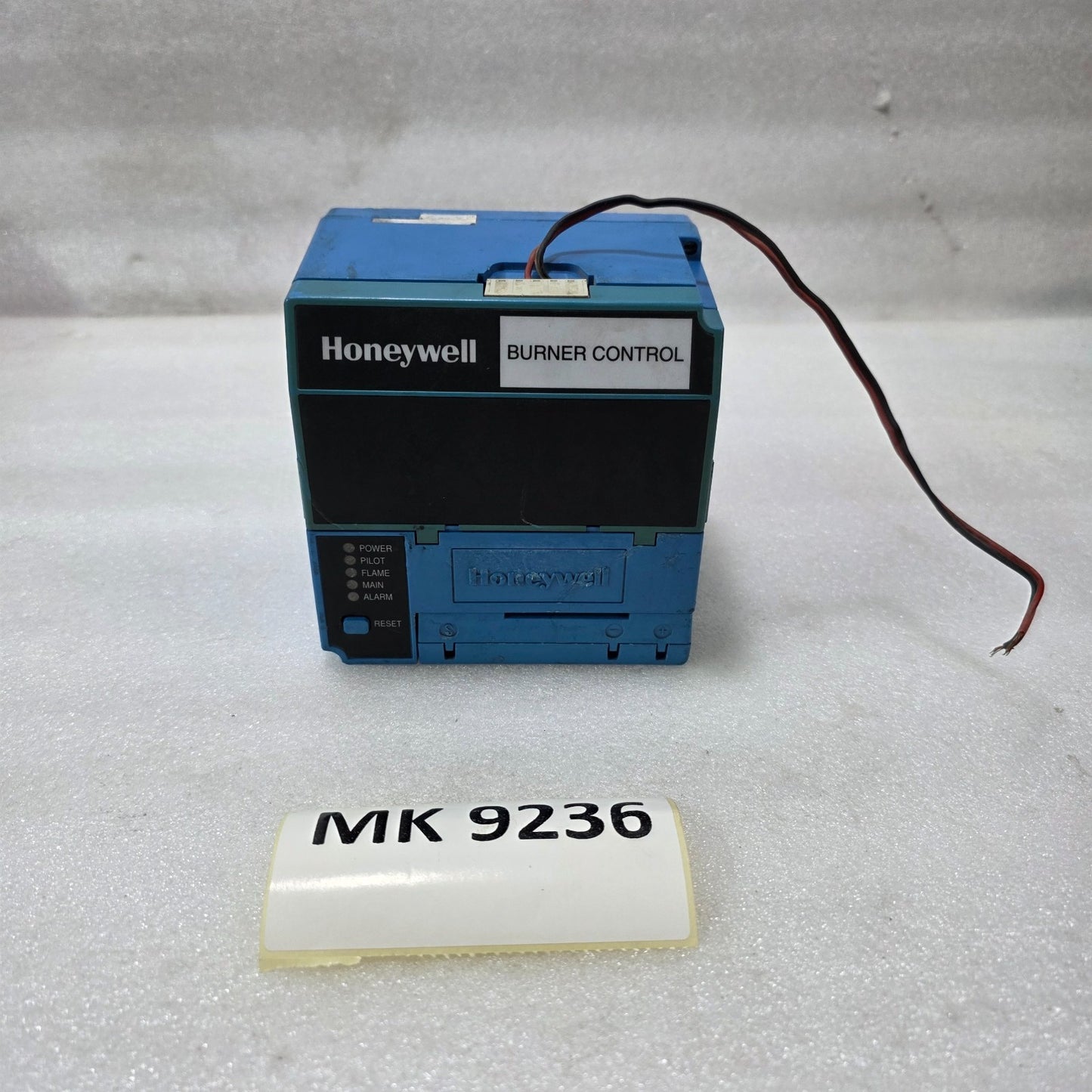 HONEYWELL RM7890A1015 BURNER CONTROL MODULE 120VAC FLAME SAFEGUARD
