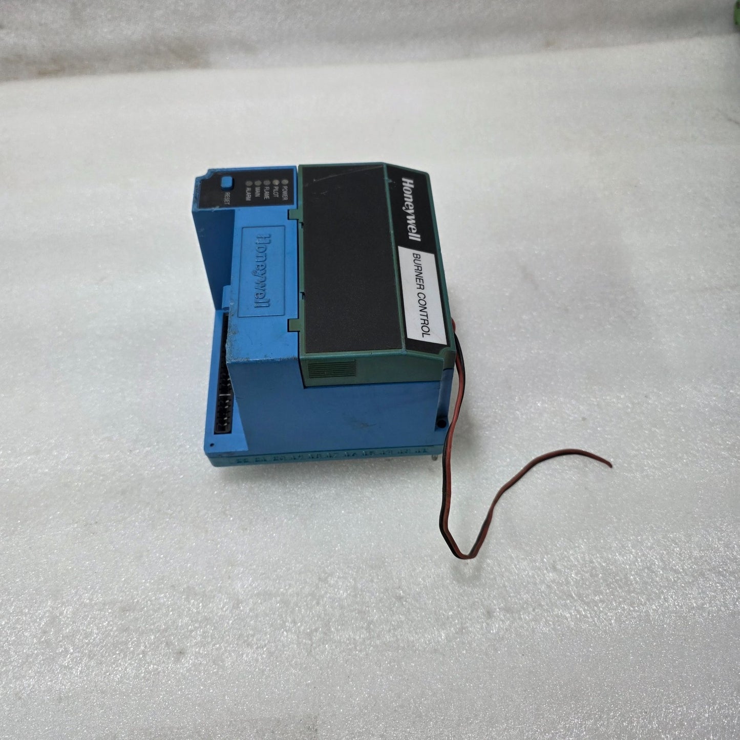 HONEYWELL RM7890A1015 BURNER CONTROL MODULE | FLAME SAFEGUARD CONTROLLER | 120VA