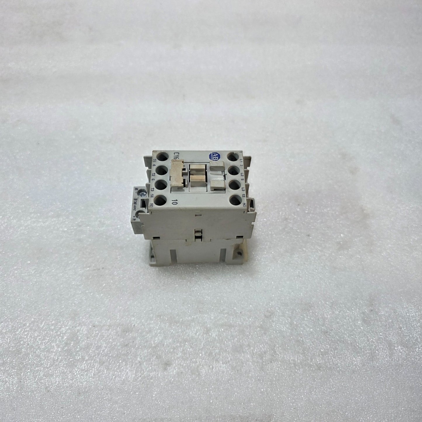 ALLEN-BRADLEY 100-C16E*10 CONTACTOR 16A 3 POLE 24V DC COIL