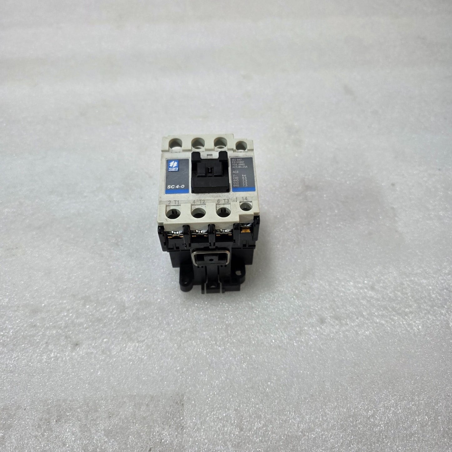 FUJI ELECTRIC SC-4-0 CONTACTOR SC18AA 25A 3-POLE AC CONTACTOR 220–250V COIL