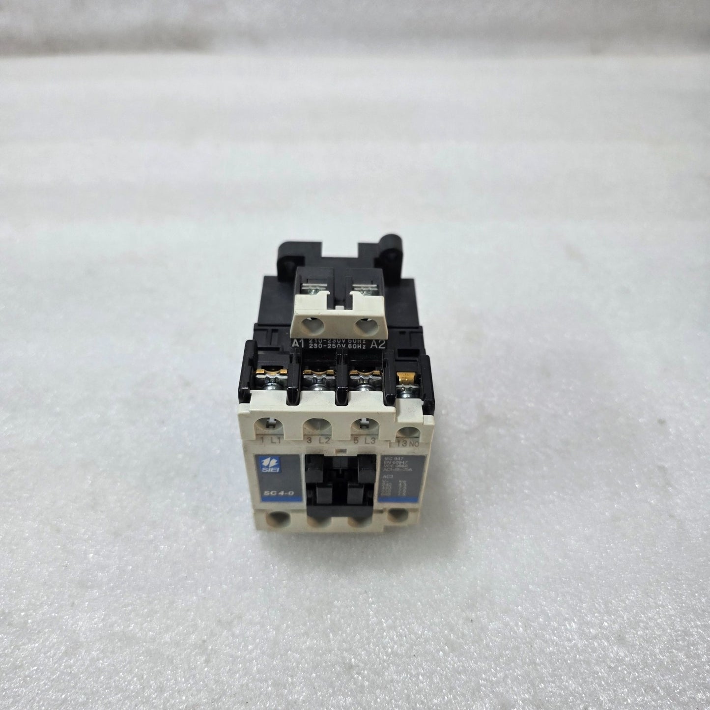 FUJI ELECTRIC SC-4-0 CONTACTOR SC18AA 25A 3-POLE AC CONTACTOR 220–250V COIL