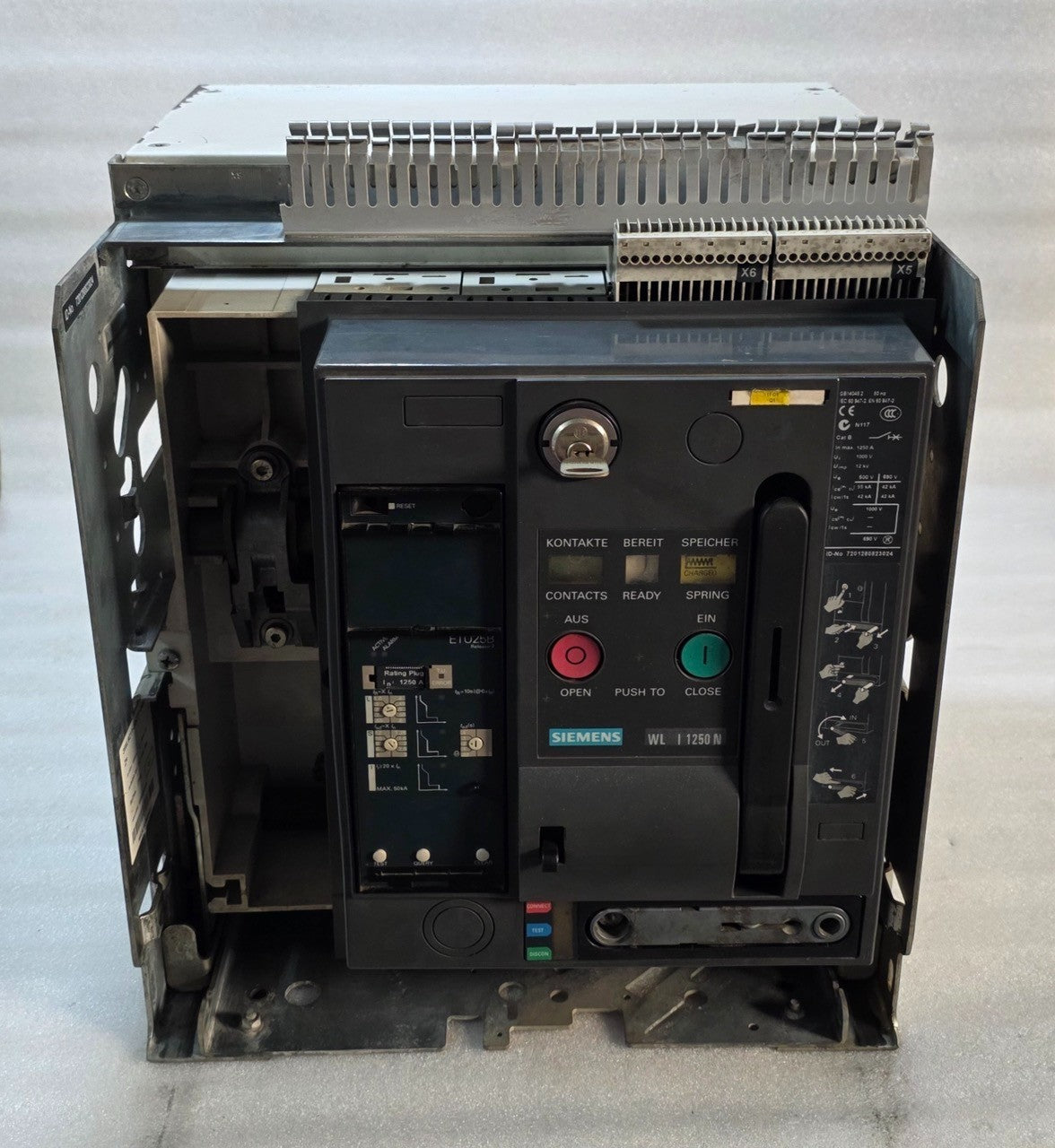 SIEMENS 3WL 3WL1112-2CB45-4GS4-Z AIR CIRCUIT BREAKER 1250A 4-POLE DRAW OUT