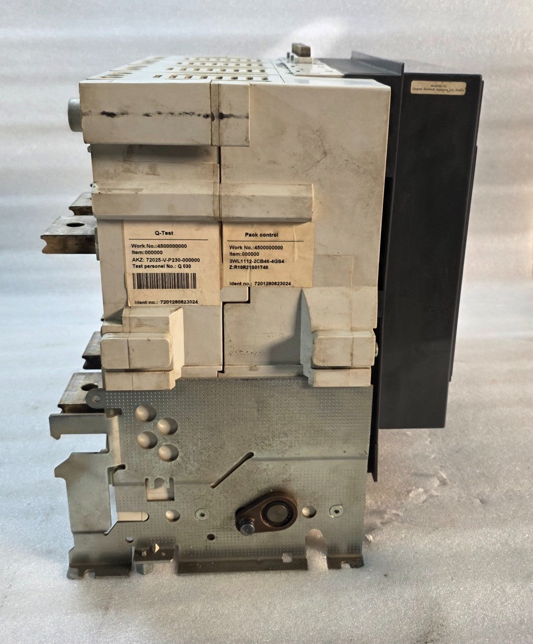 SIEMENS 3WL 3WL1112-2CB45-4GS4-Z AIR CIRCUIT BREAKER 1250A 4-POLE DRAW OUT