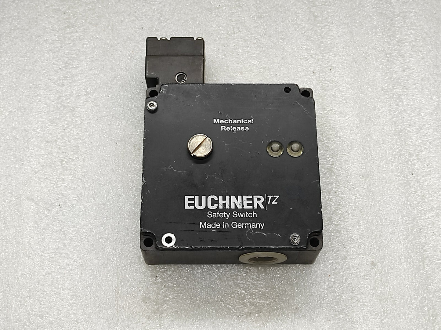 EUCHNER TZ1LE024M SAFETY SWITCH 082050 230VAC/24VDC