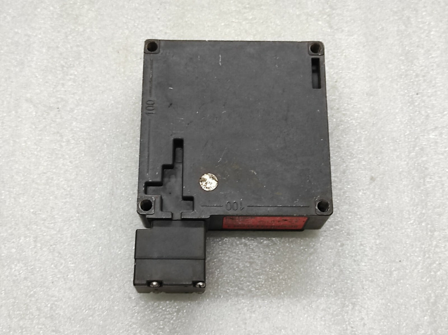 EUCHNER TZ1LE024M SAFETY SWITCH 082050 230VAC/24VDC