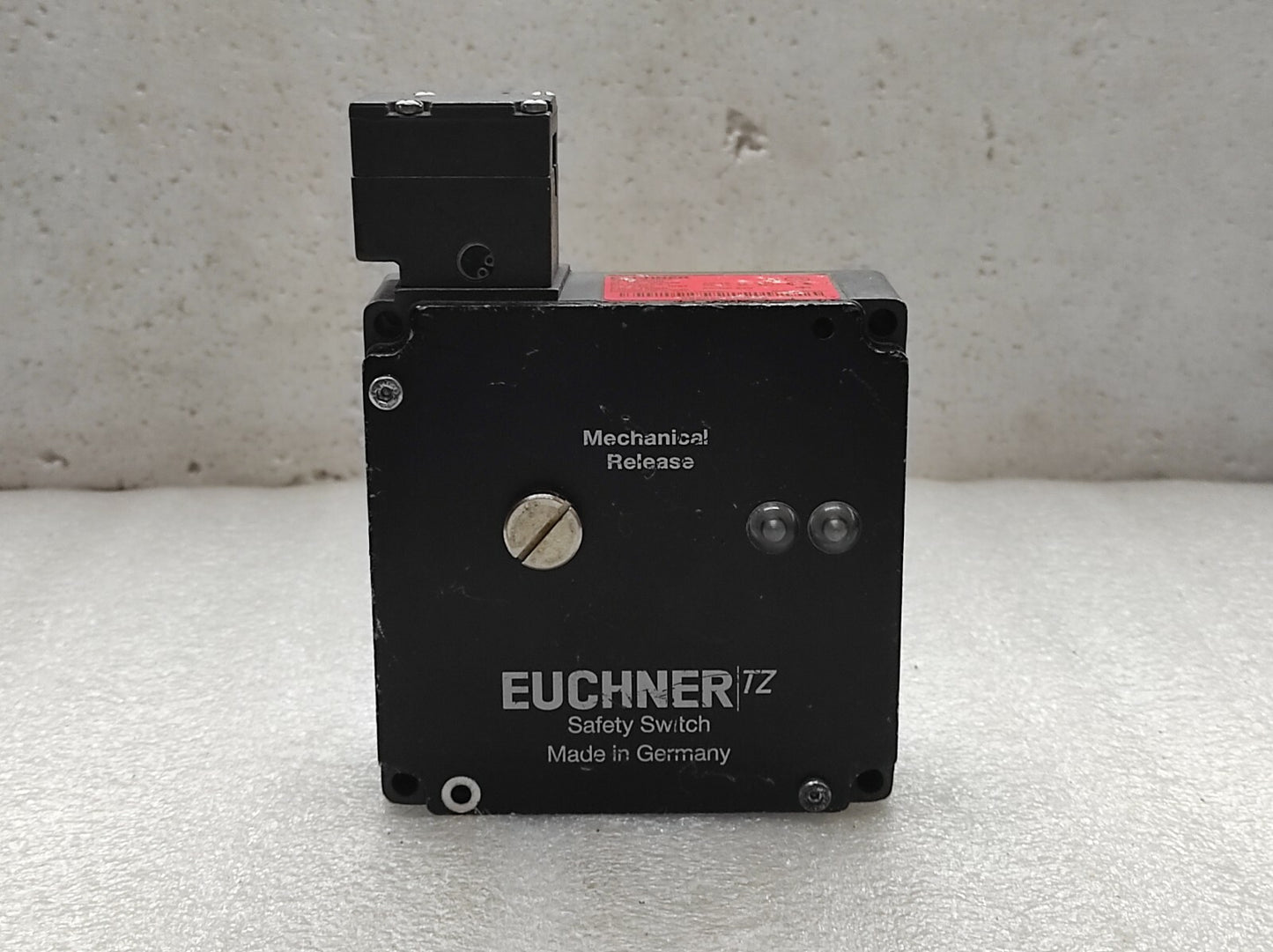 EUCHNER TZ1LE024M SAFETY SWITCH 082050 230VAC/24VDC